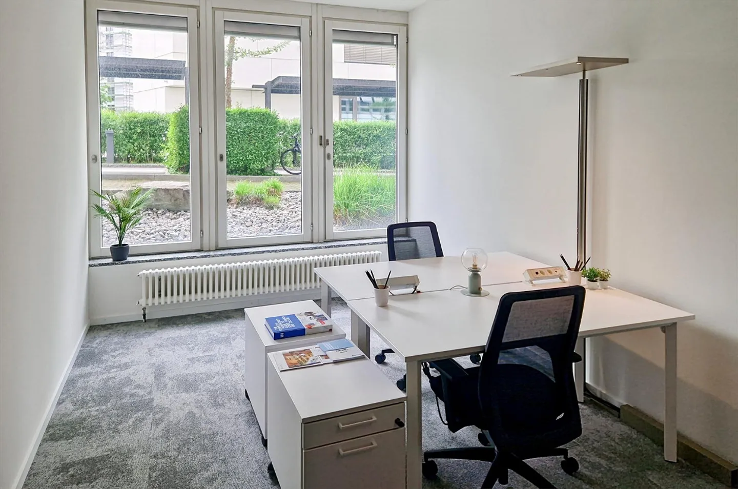 Bureaux privés entièrement équipés pour vous et votre équipe dans Spaces Z.ONE - Photo 3 sur 9