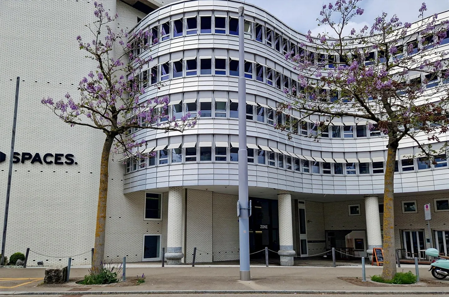 Bureaux privés entièrement équipés pour vous et votre équipe dans Spaces Z.ONE - Photo 4 sur 9