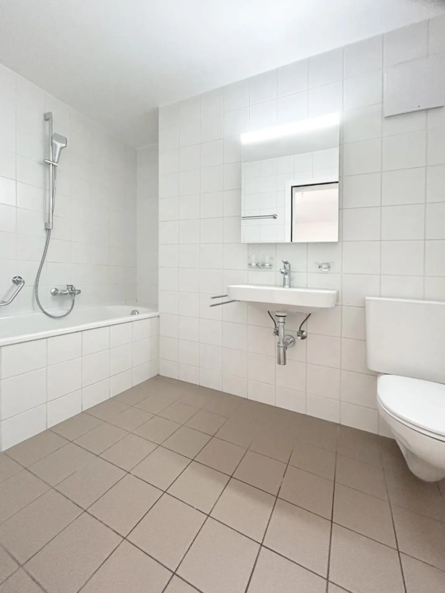 Spaziosa villa di 5 camere - Foto 6 di 8