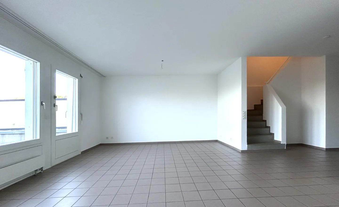 Spaziosa villa di 5 camere - Foto 3 di 8