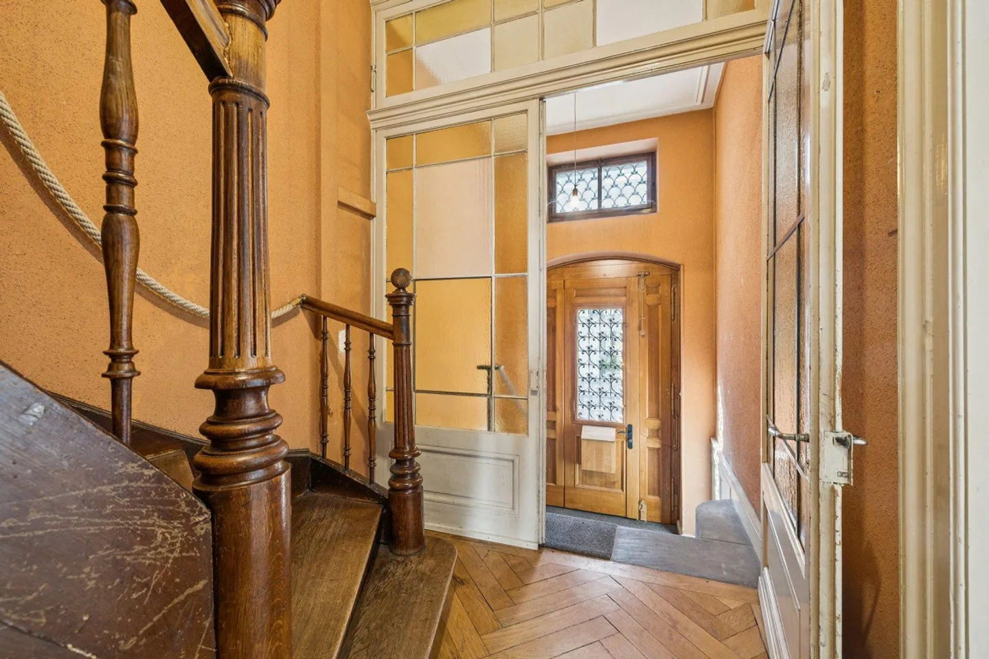 Gioiello storico con giardino idilliaco in posizione ambita lungo il Reno - Foto 2 di 14