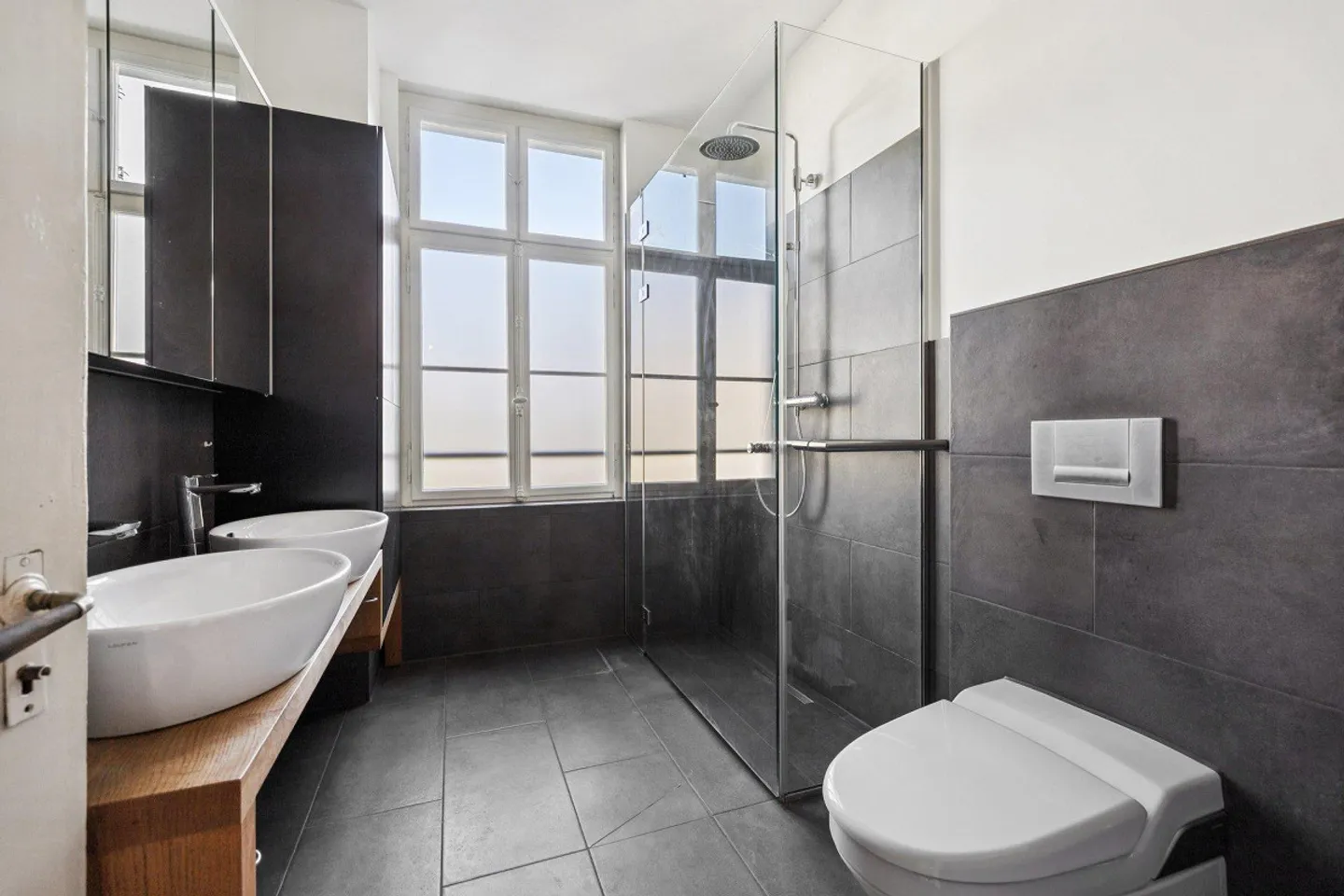 Gioiello storico con giardino idilliaco in posizione ambita lungo il Reno - Foto 6 di 14