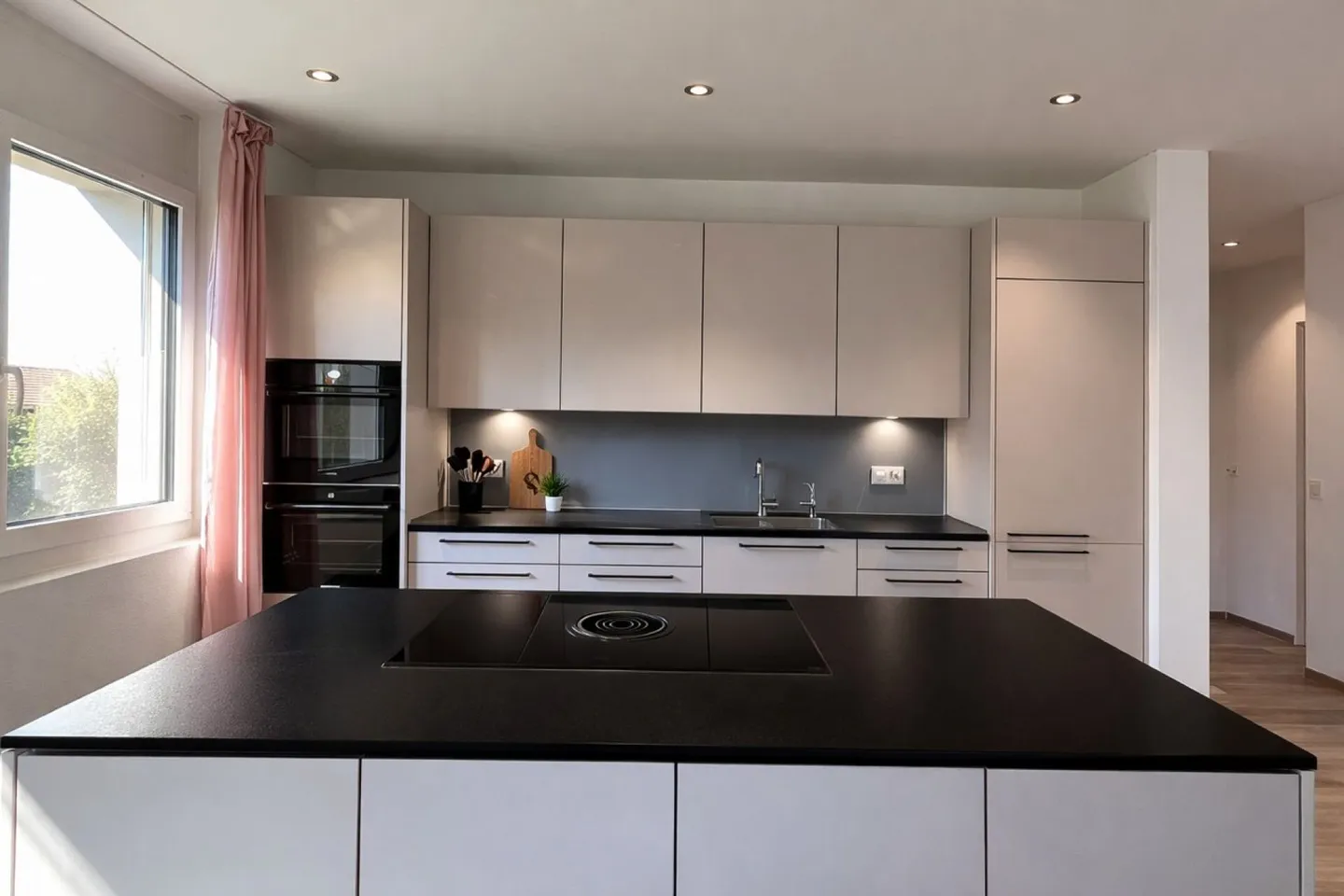 Moderno appartamento con giardino di 4,5 stanze con giardino privato di 305 m² - Foto 5 di 16