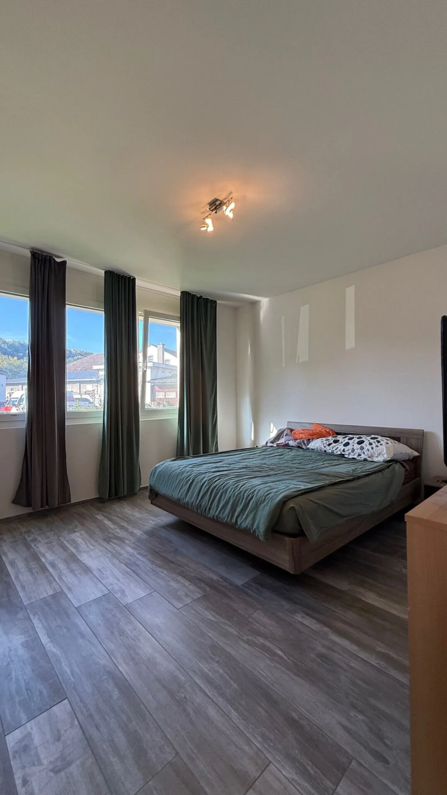 Moderno appartamento con giardino di 4,5 stanze con giardino privato di 305 m² - Foto 13 di 16