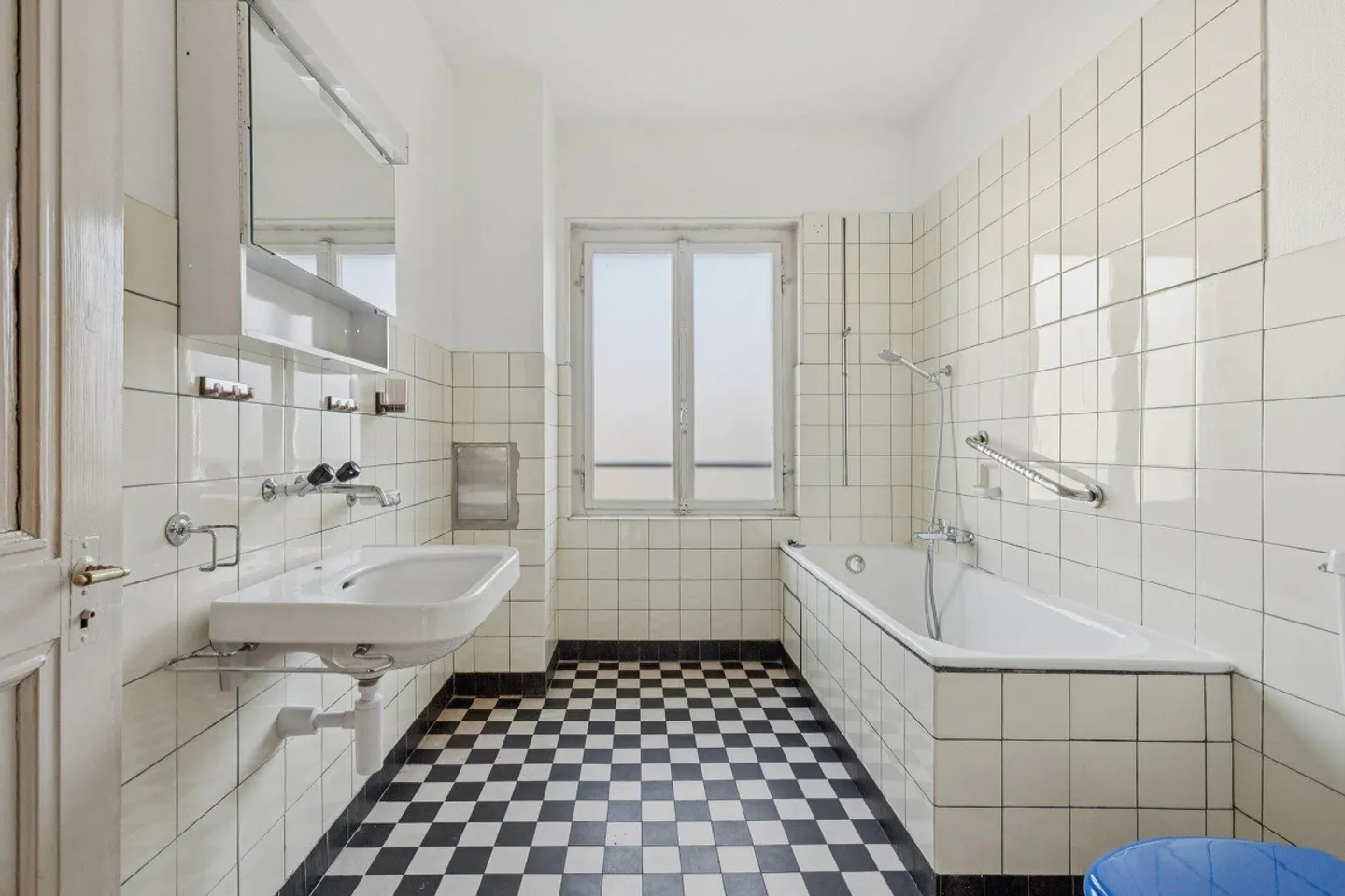 Gioiello storico con giardino idilliaco in posizione ambita lungo il Reno - Foto 9 di 14