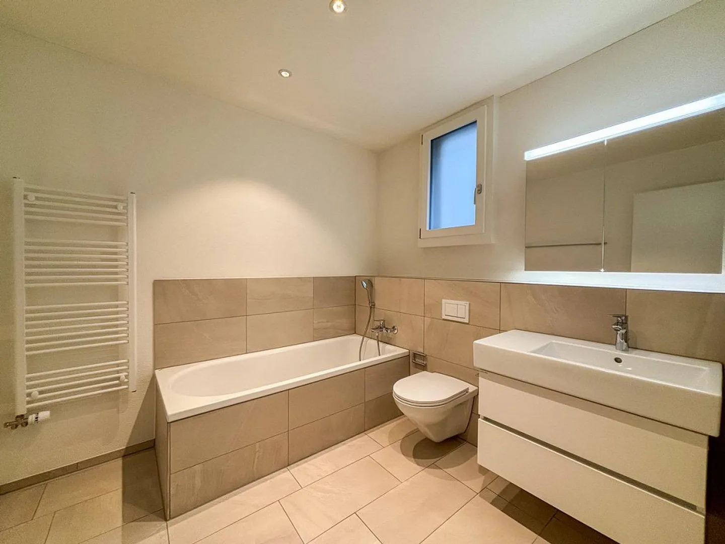 Modernes Apartment mit traumhafter Aussicht - Foto 7 von 9