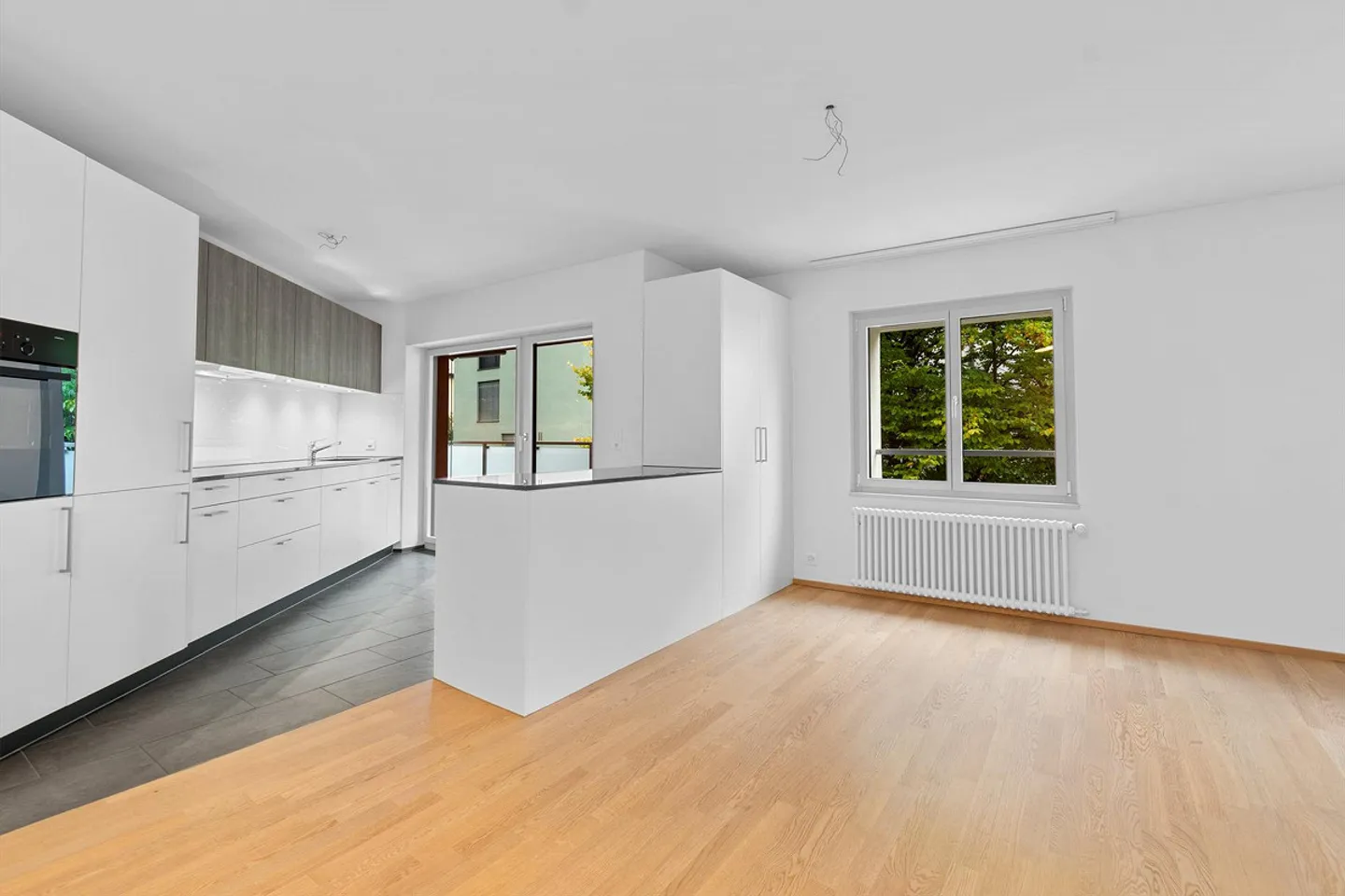 Moderno appartamento di 2,5 locali con balcone a Kriens in affitto - Foto 2 di 8