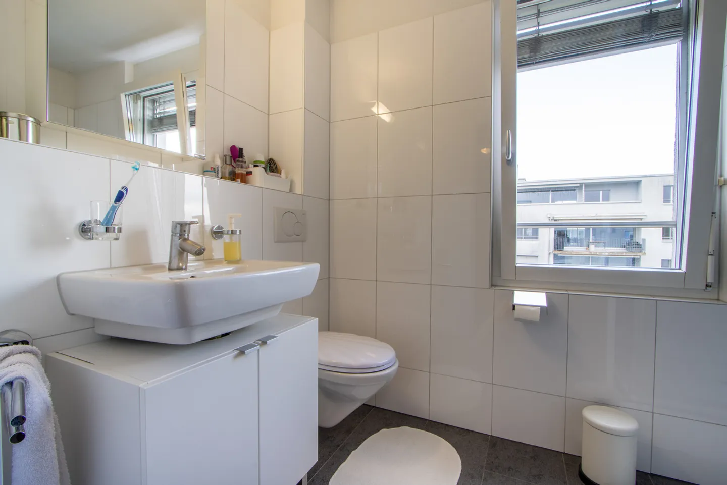 Komfortable 5.5-Zimmerwohnung an zentraler Lage - Foto 6 von 11