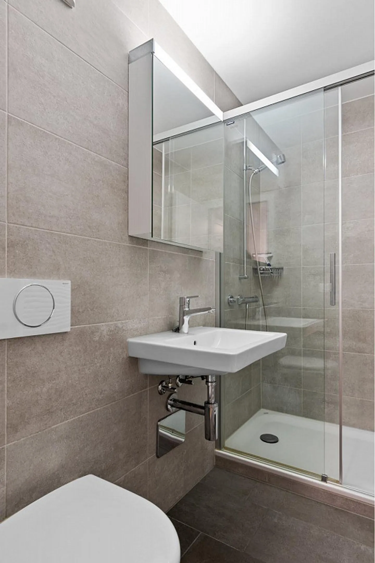 Moderno appartamento di 2,5 locali con balcone a Kriens in affitto - Foto 6 di 8