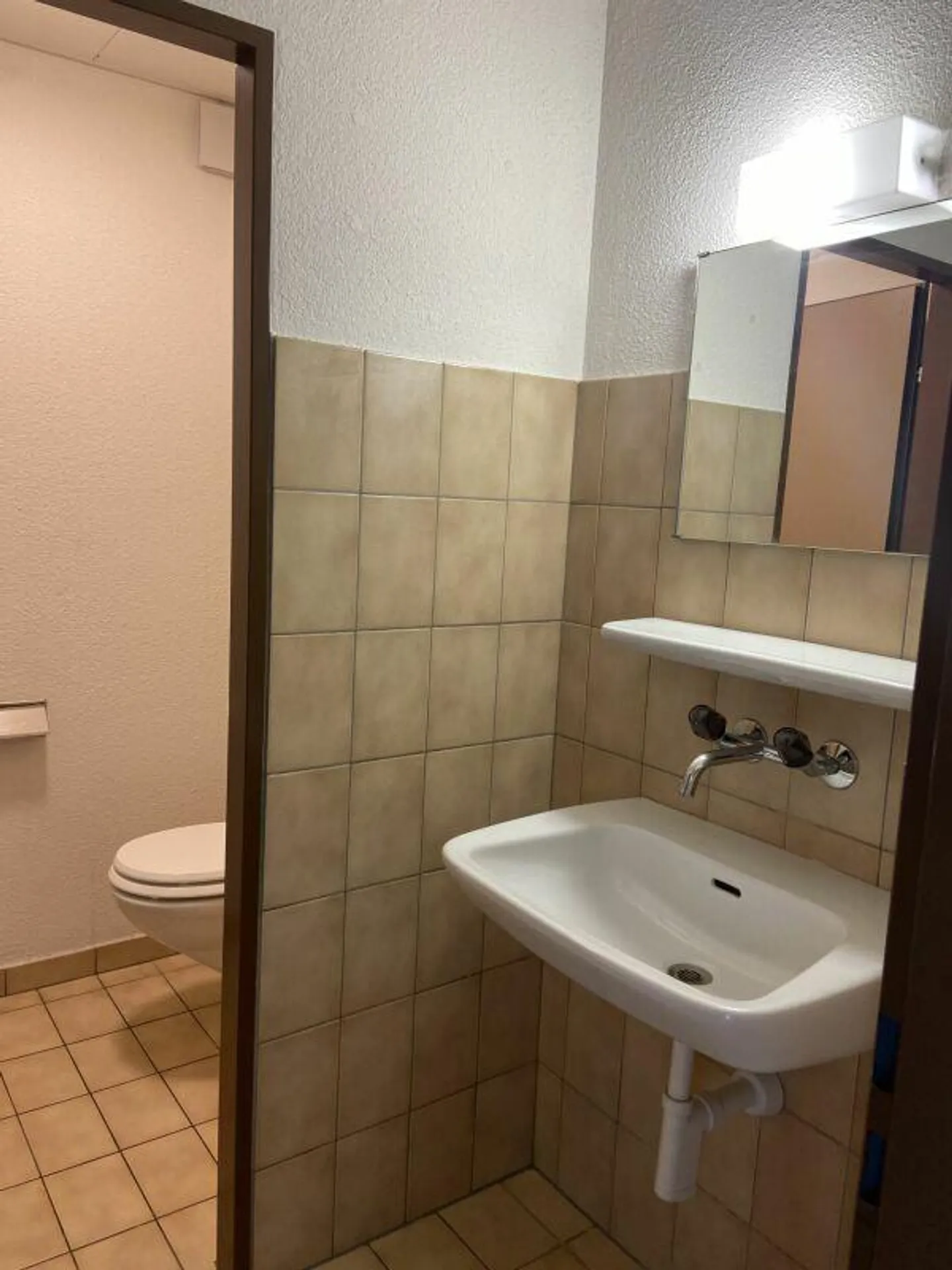 Kleines geschlossenes Büro in Ebikon zu vermieten - Ideal für still... - Foto 8 von 10