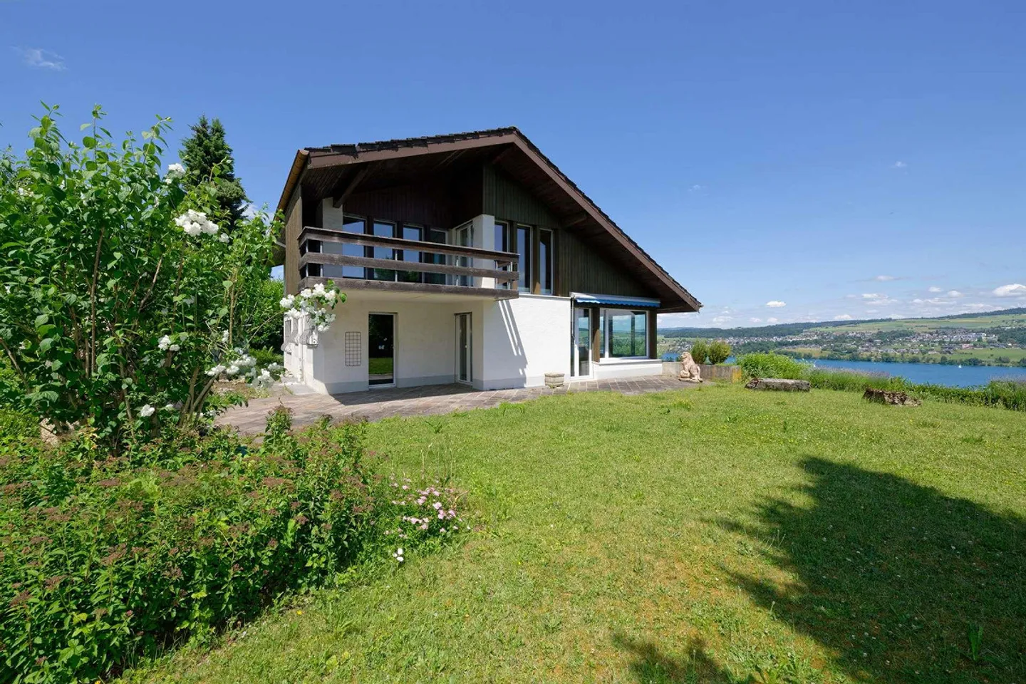 Grosszügiges Einfamilienhaus - Foto 1 von 13