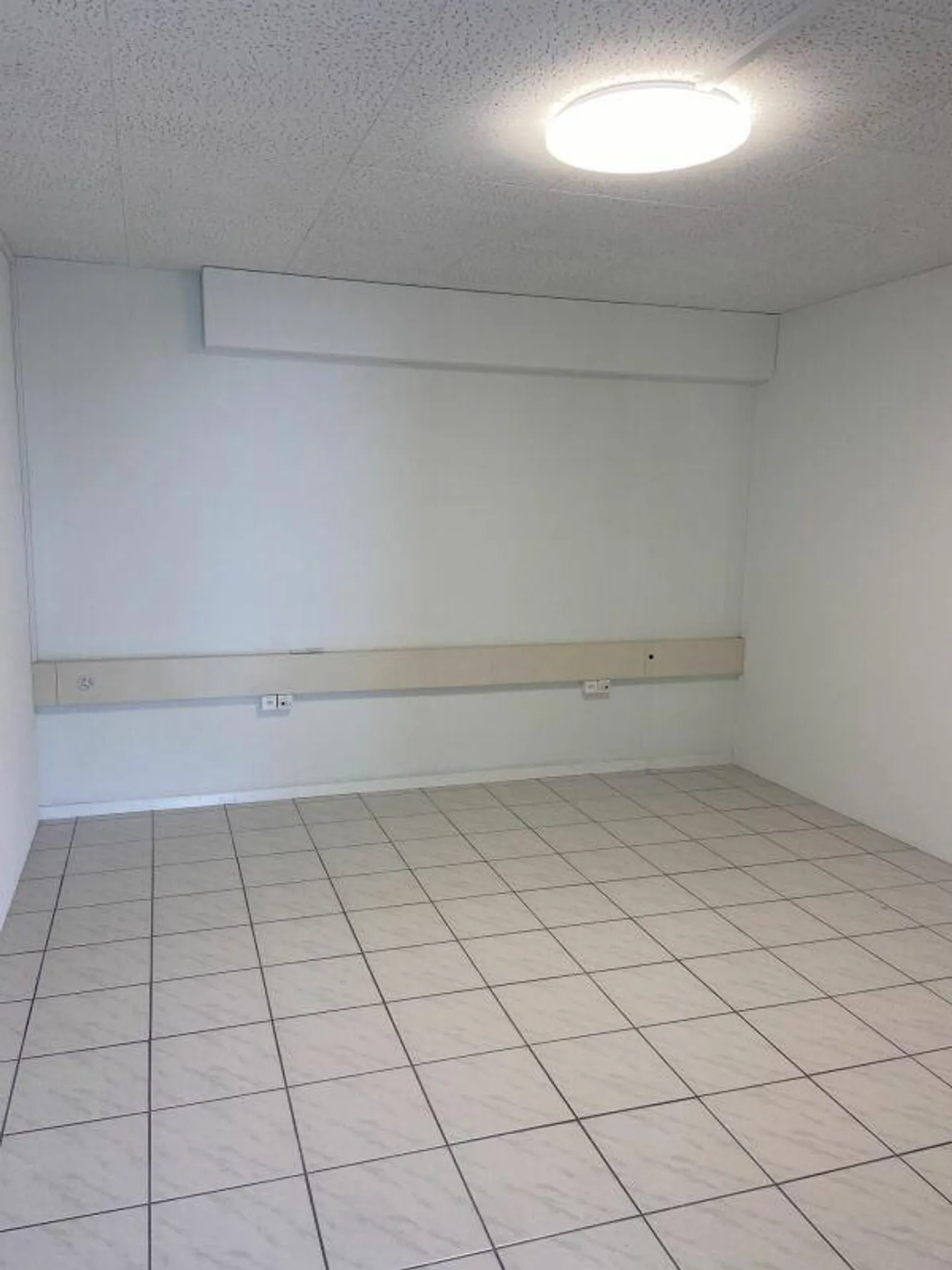 Kleines geschlossenes Büro in Ebikon zu vermieten - Ideal für still... - Foto 5 von 10