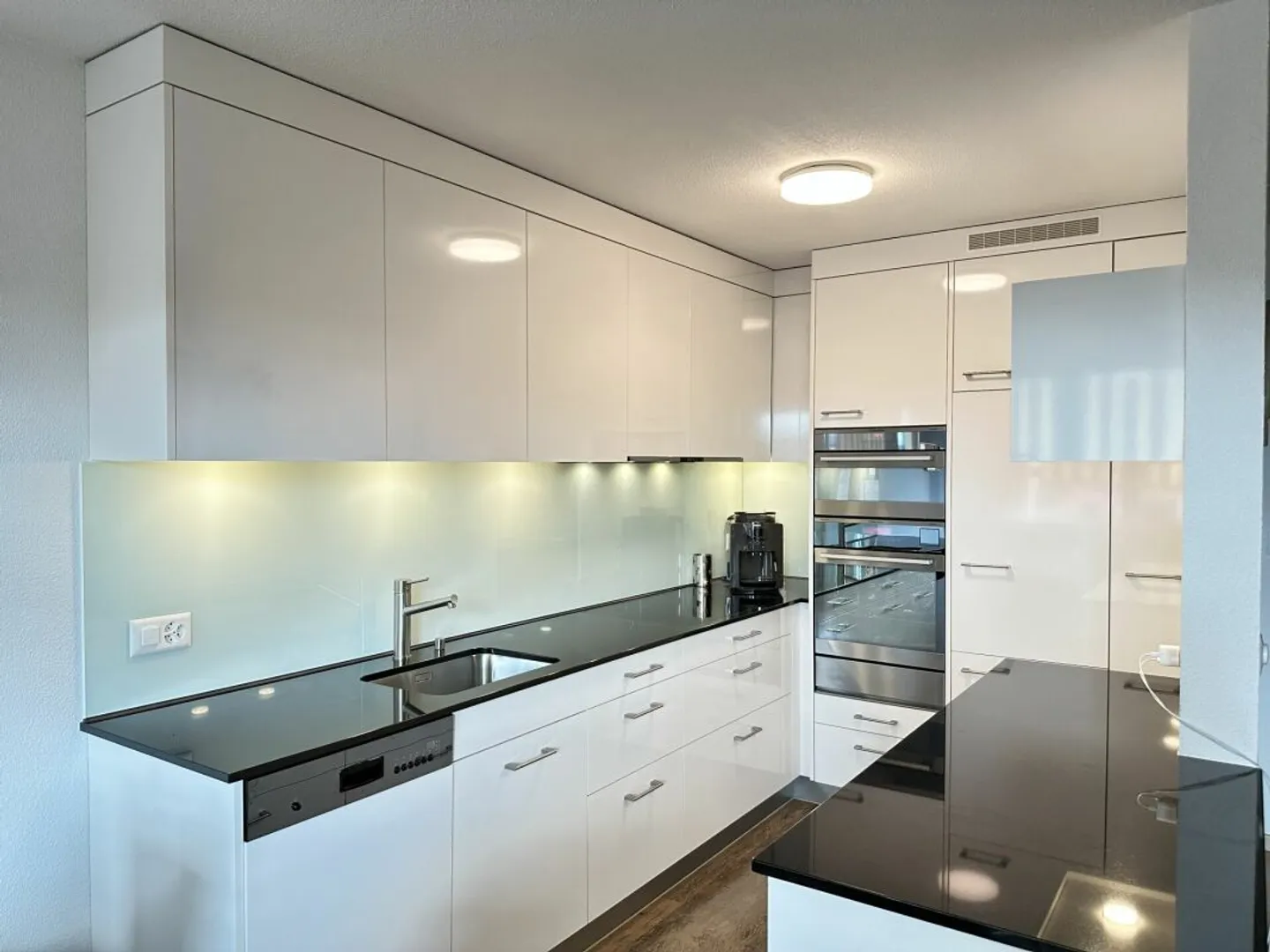 3½-Zimmer-Wohnung mit schöner Aus- und Weitsicht - Foto 9 di 11