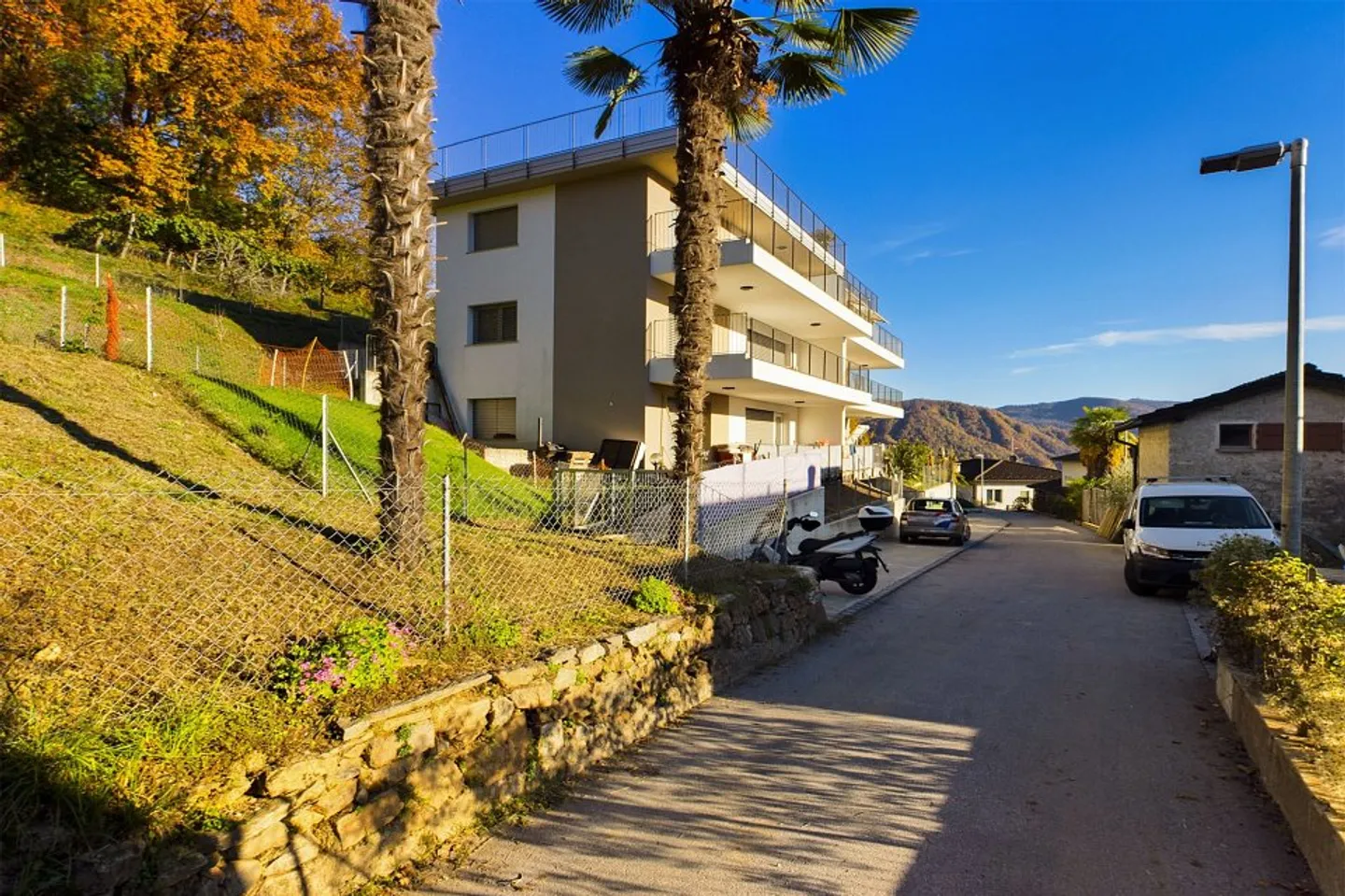 NEGGIO (PRÈS DE VERNATE) : Appartement de jardin lumineux et moderne avec une belle vue - Photo 2 sur 10