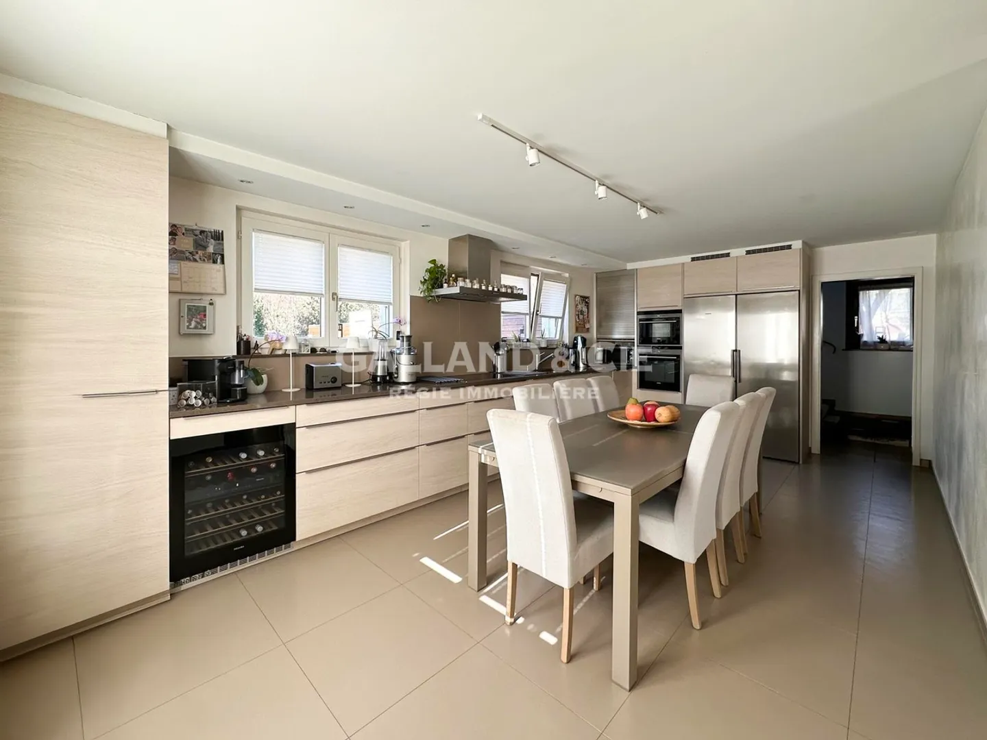 Spacious Family Villa in Morges - Photo 4 of 11