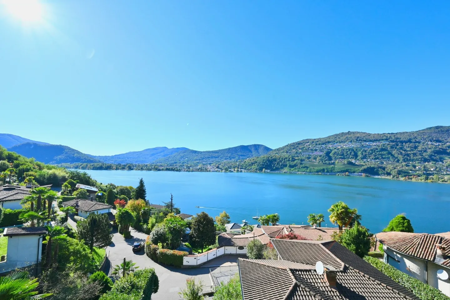 Elegantes Penthouse mit atemberaubendem 180° Blick auf den See - Ferienhaus - Foto 2 von 24