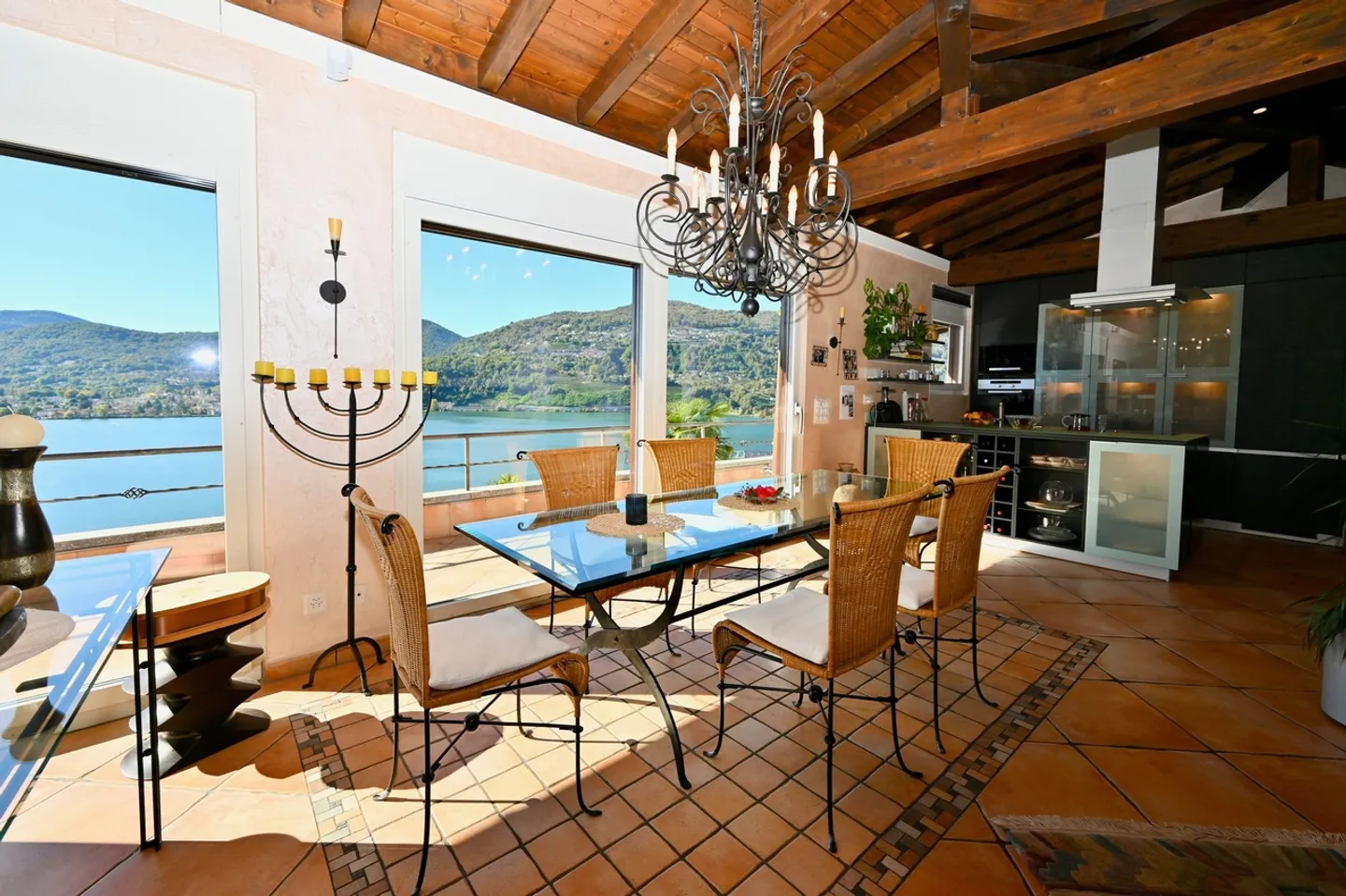 Elegantes Penthouse mit atemberaubendem 180° Blick auf den See - Ferienhaus - Foto 11 von 24