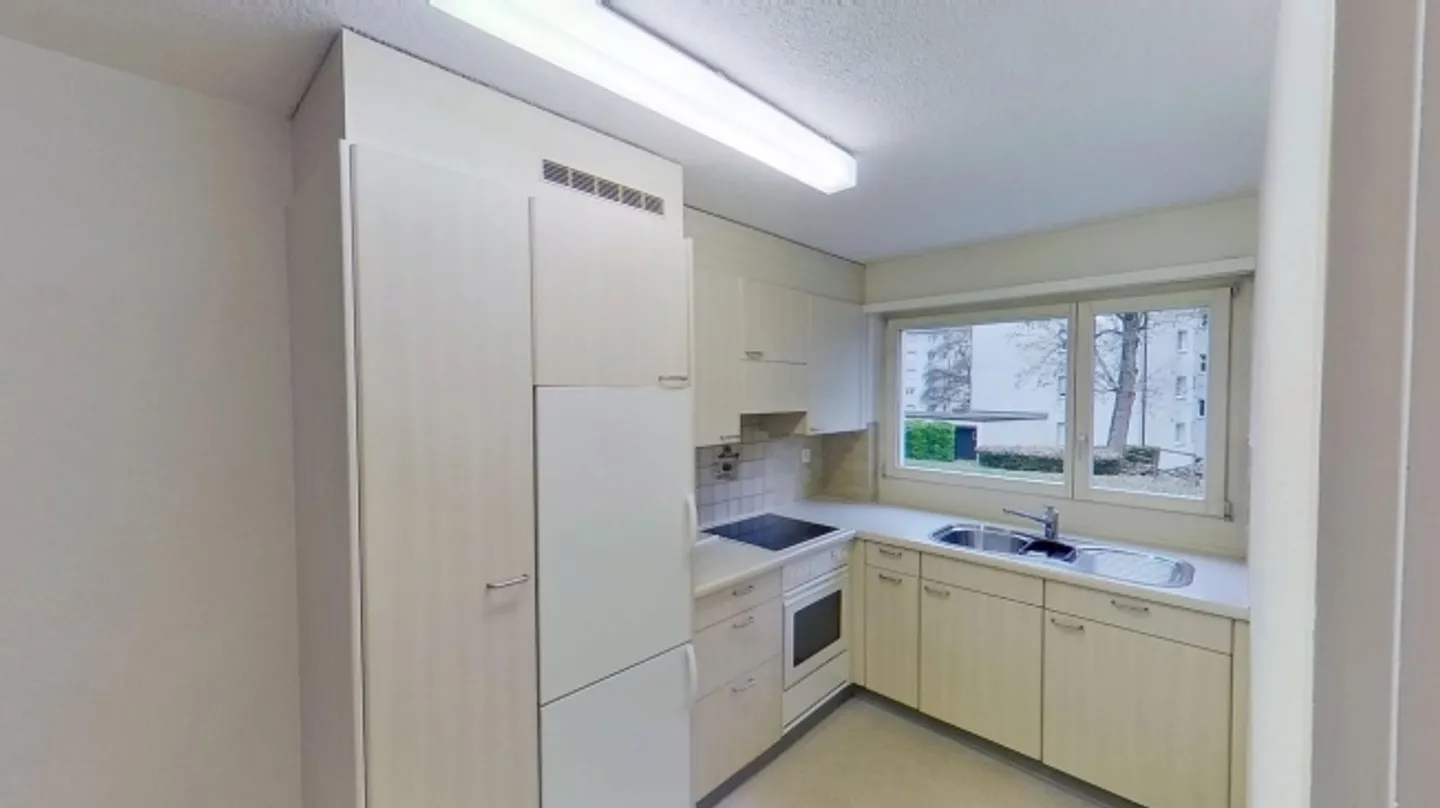 Charming 3-Room Apartment in Zurich Seebach  Fixed Term until 31.03.2026 - Photo 3 of 9