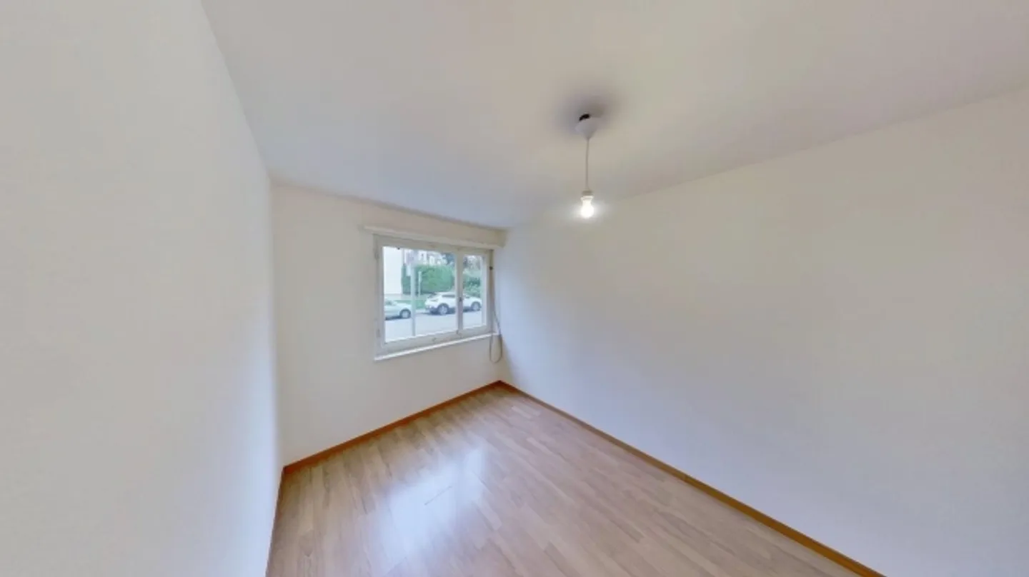 Charming 3-Room Apartment in Zurich Seebach  Fixed Term until 31.03.2026 - Photo 6 of 9