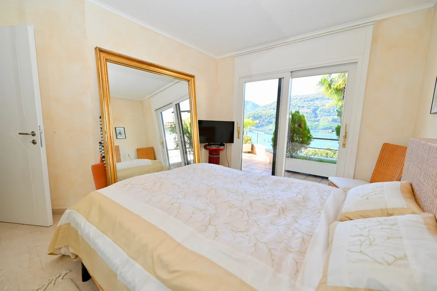 Elegantes Penthouse mit atemberaubendem 180° Blick auf den See - Ferienhaus - Foto 16 von 24