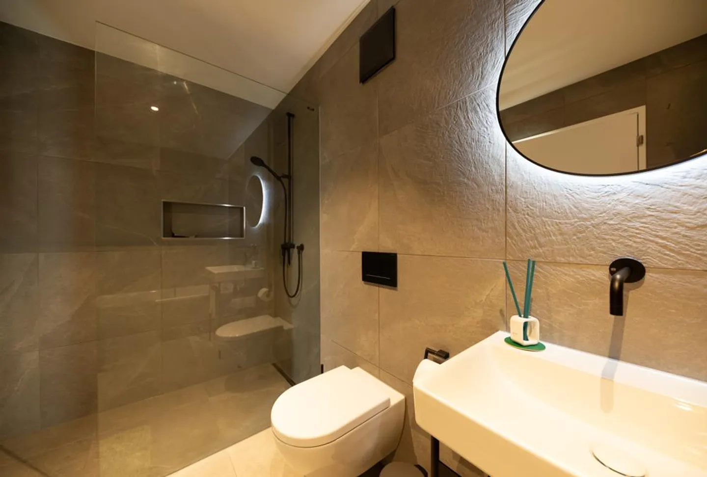Attico di Classe – Terrazza Lifestyle con Vista Lago - Foto 17 di 21