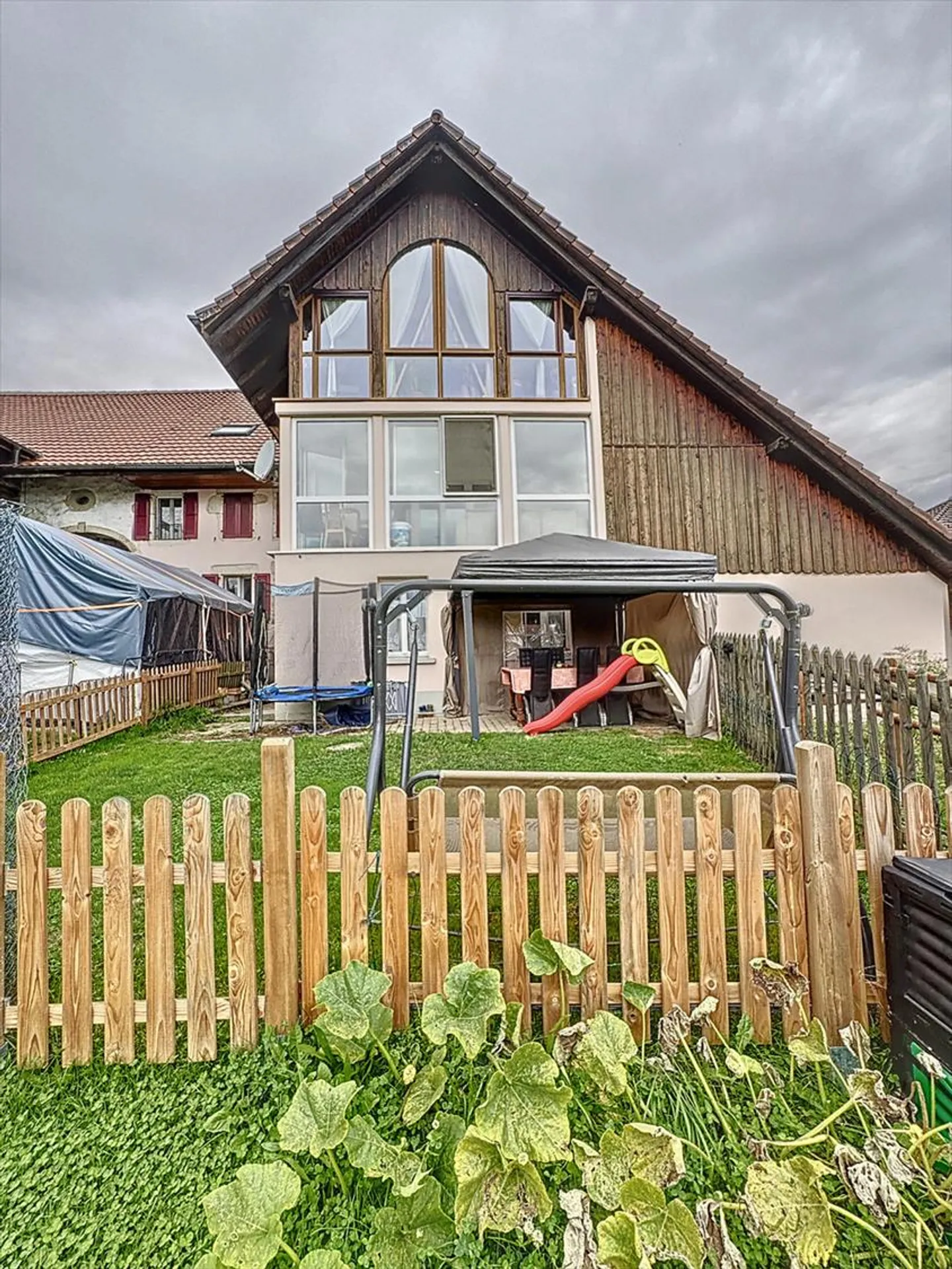 Wohngebäude - Foto 3 von 13