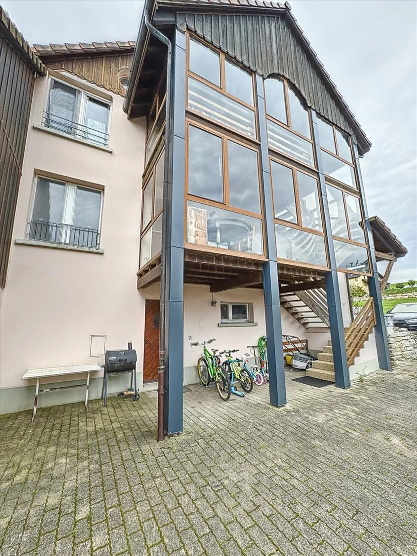 Wohngebäude - Foto 2 von 13