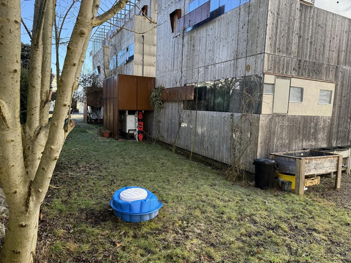 Detached End Row House - Photo 3 of 19