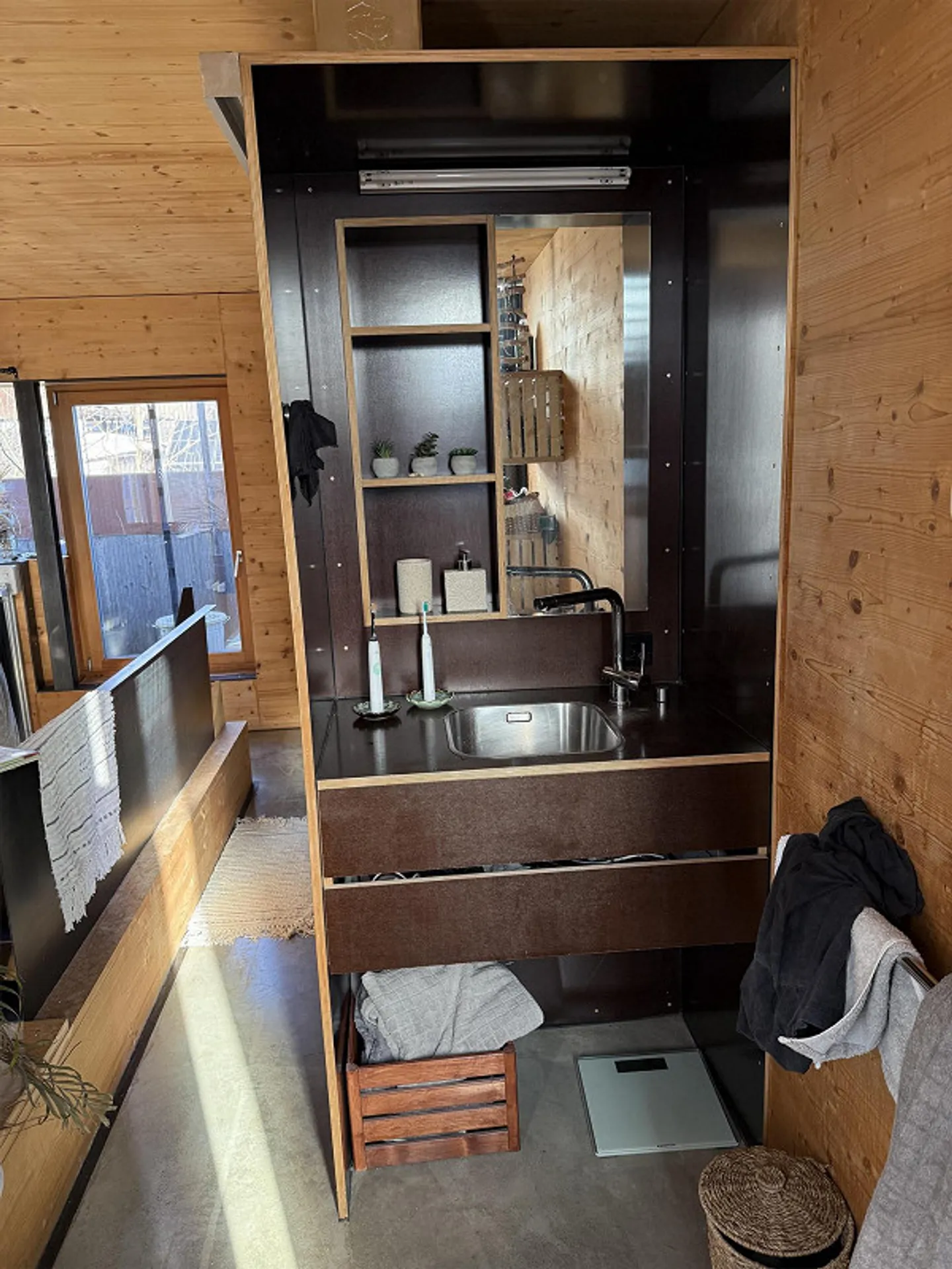 Detached End Row House - Photo 7 of 19