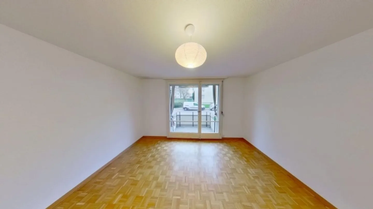 Charming 3-Room Apartment in Zurich Seebach  Fixed Term until 31.03.2026 - Photo 8 of 9