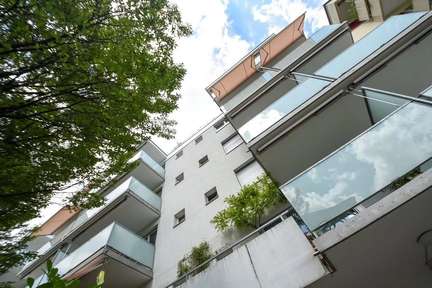 APPARTEMENT 3.5 PIÈCES CENTRAL À LÄNGGASSE - Photo 3 sur 10