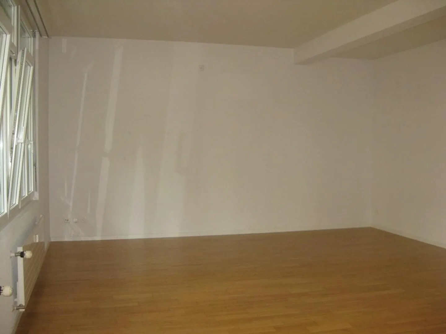 APPARTEMENT 3.5 PIÈCES CENTRAL À LÄNGGASSE - Photo 6 sur 10