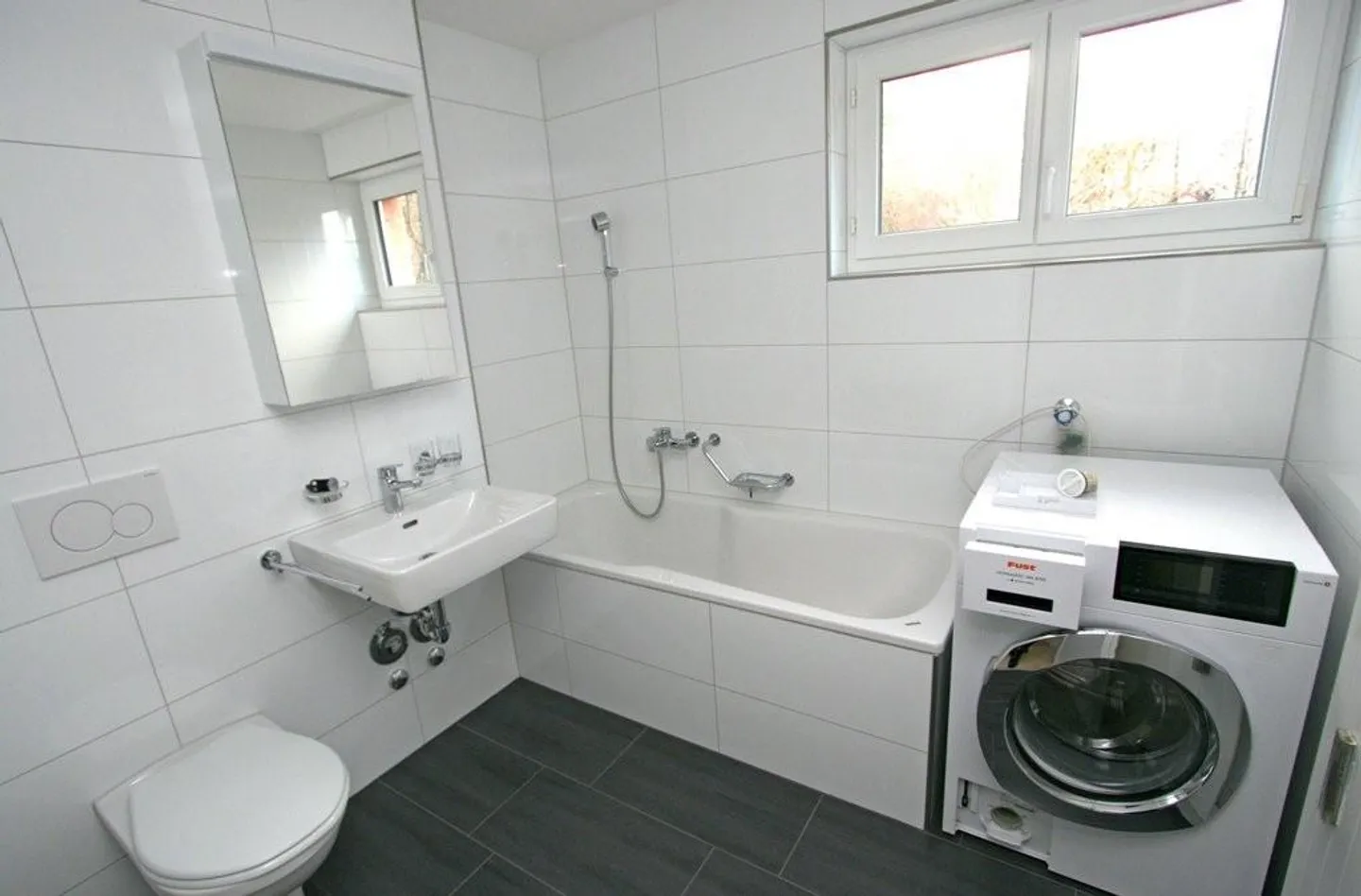 Ampio appartamento di 5,5 stanze in una posizione adatta alle famiglie ad Arbon - Foto 2 di 10