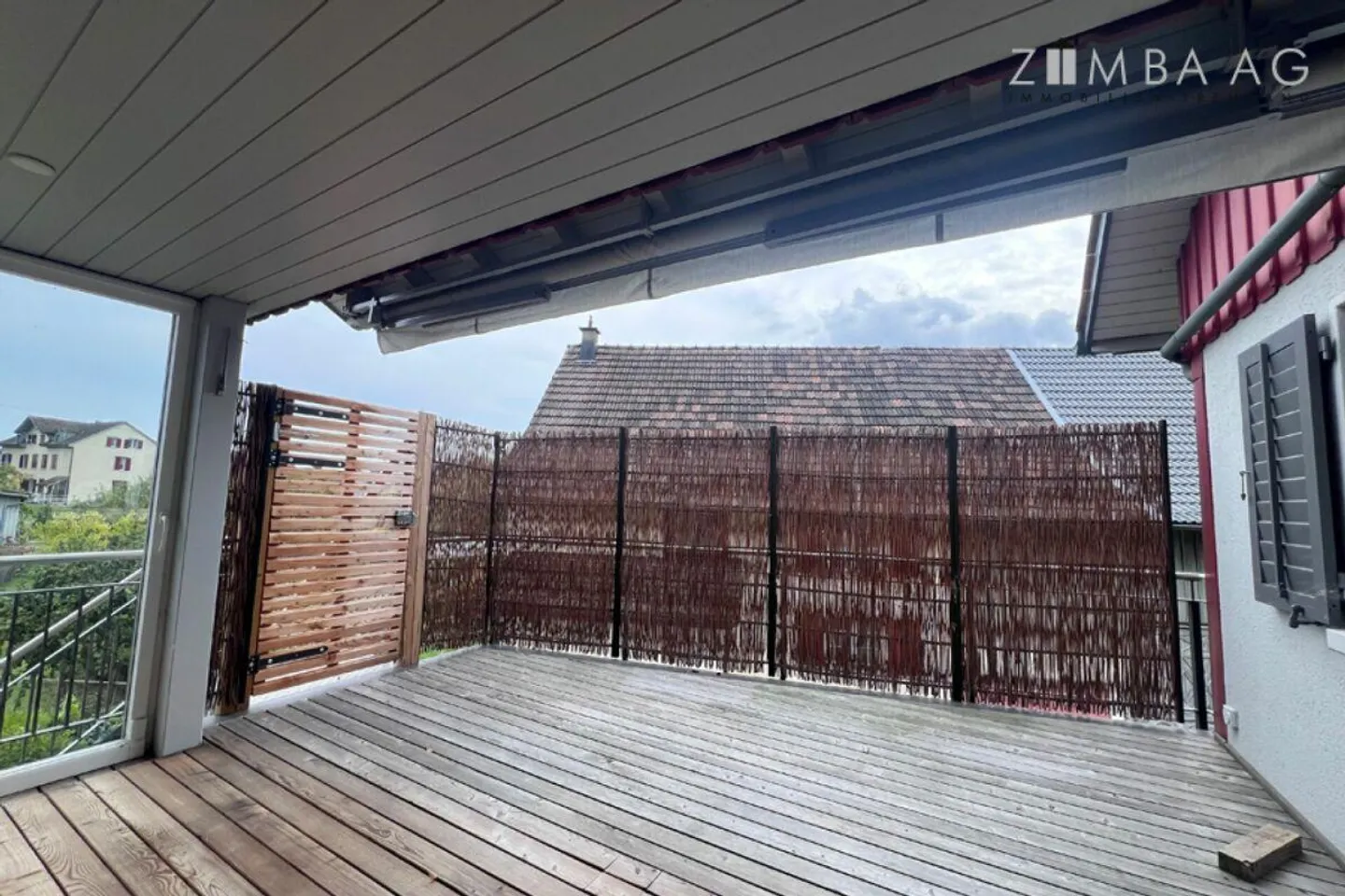 Charming Garden Home with Garage - Photo 7 of 13