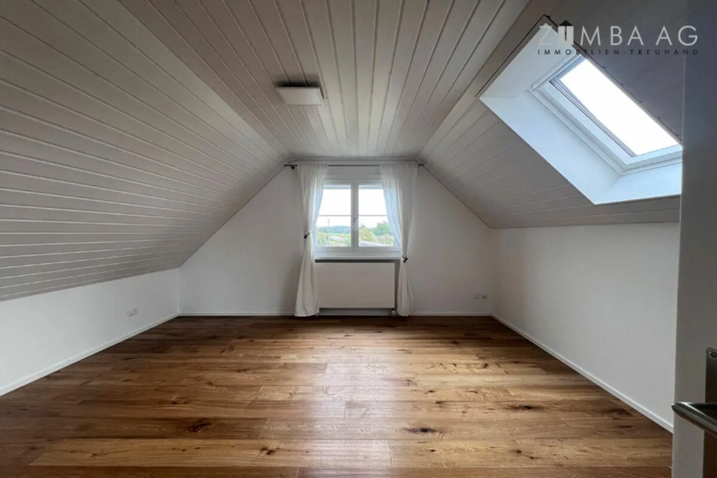 Charming Garden Home with Garage - Photo 11 of 13