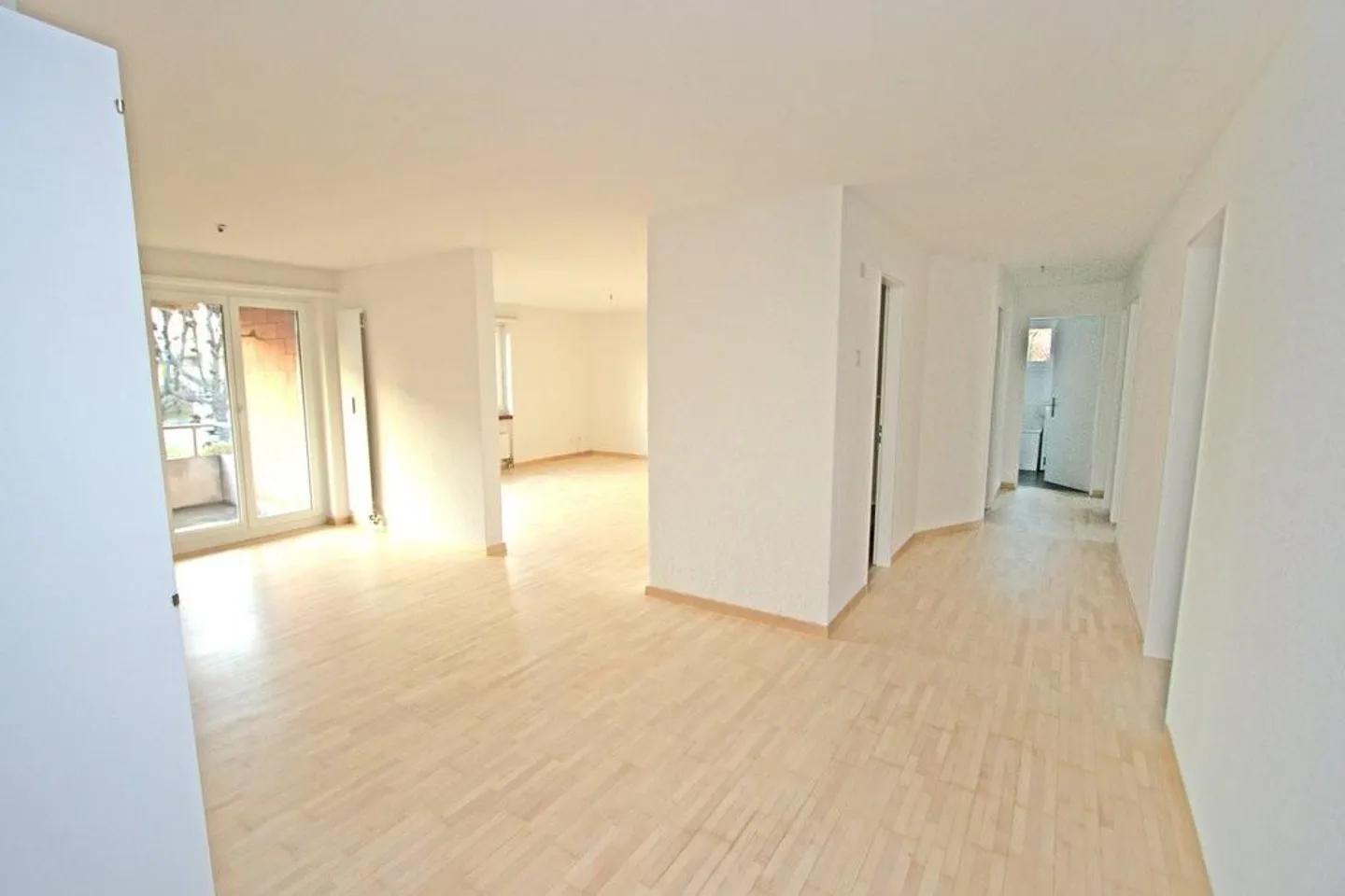 Ampio appartamento di 5,5 stanze in una posizione adatta alle famiglie ad Arbon - Foto 8 di 10