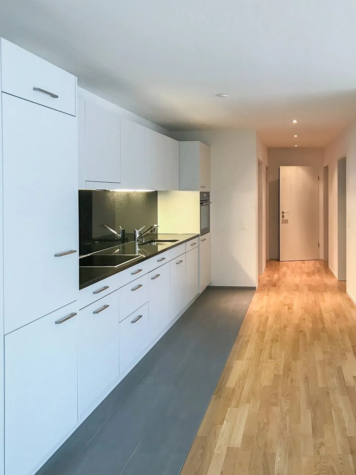 Moderne 3.5-Zi. Wohnung - Foto 3 von 8