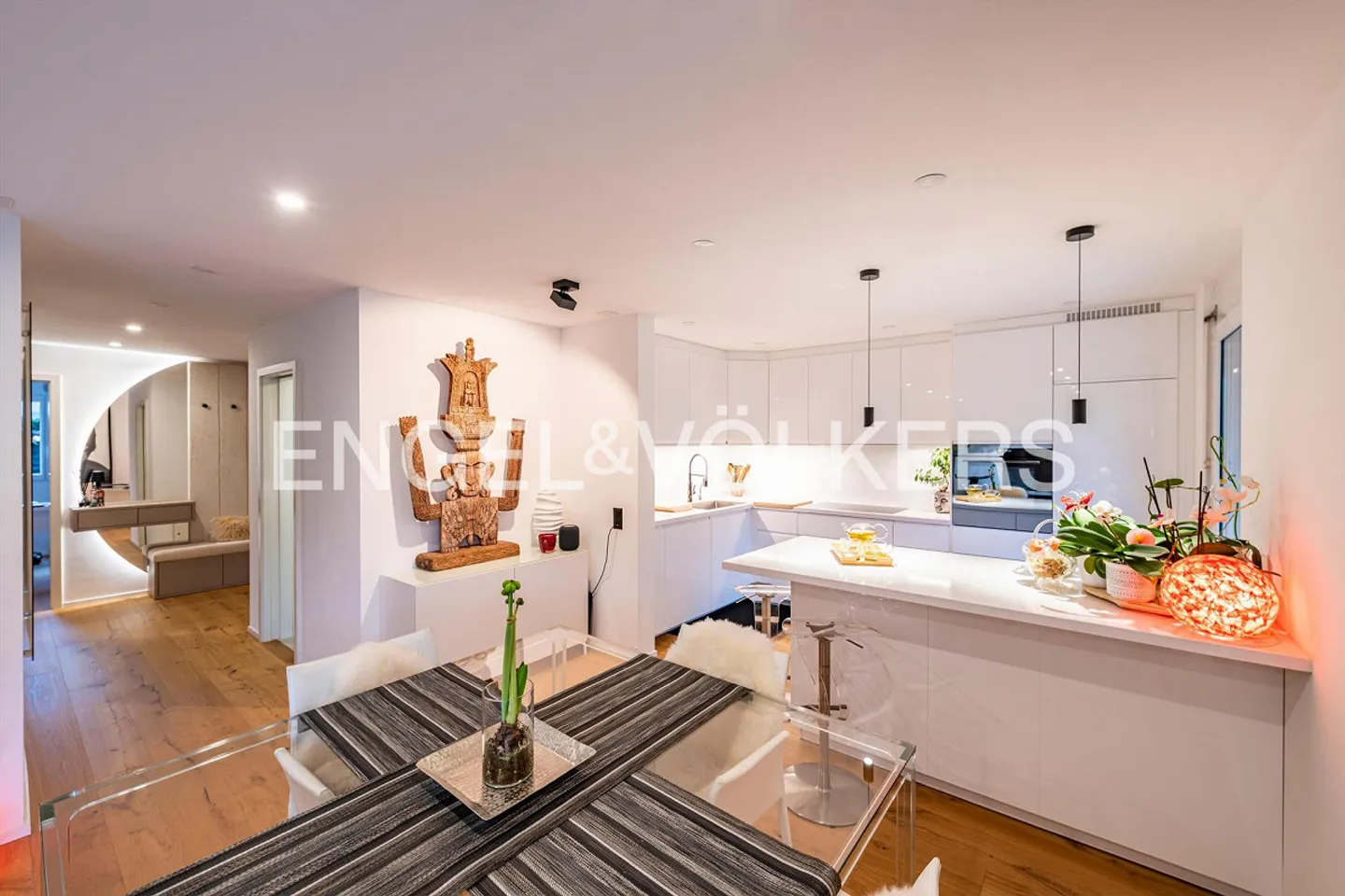 Ground floor apartment with garden flair (92) - Photo 7 of 13