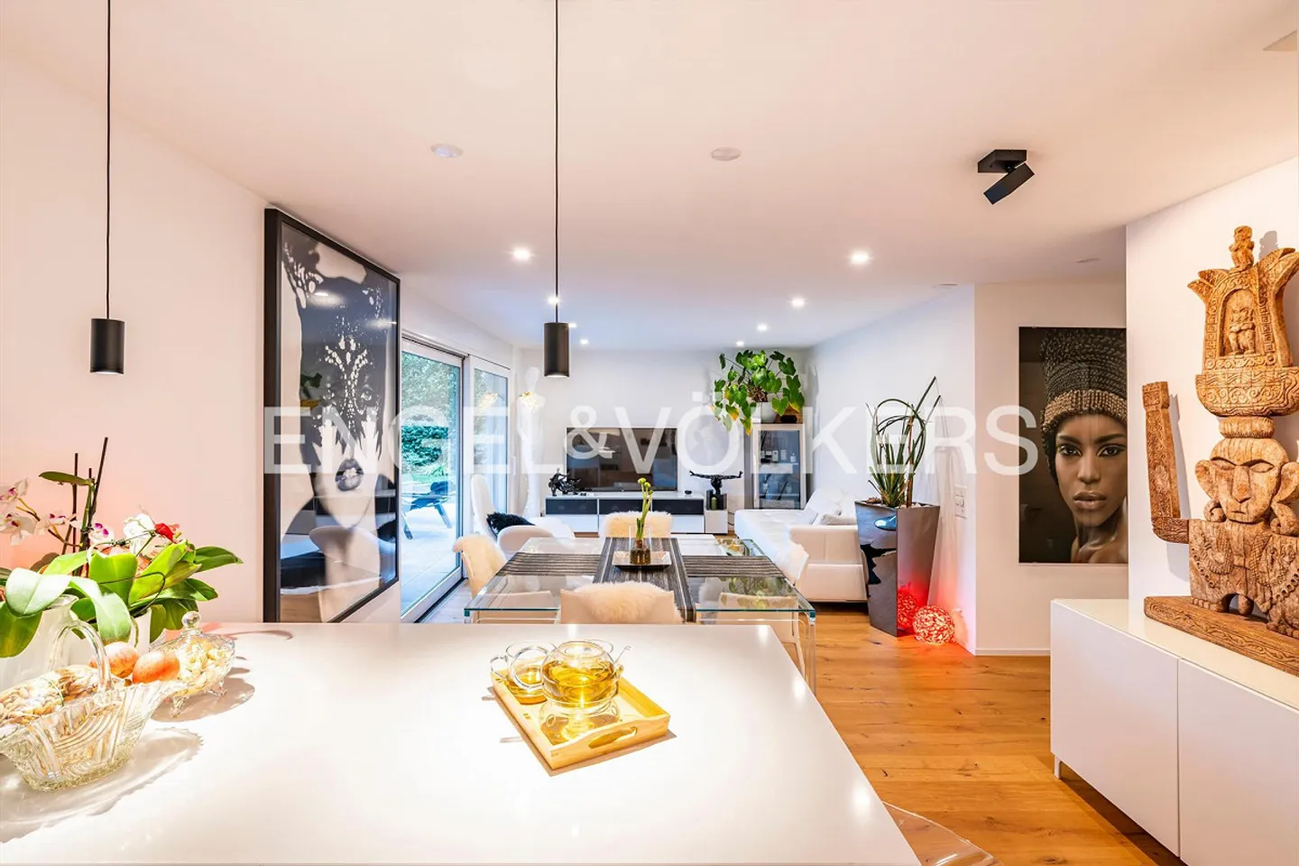 Ground floor apartment with garden flair (92) - Photo 8 of 13