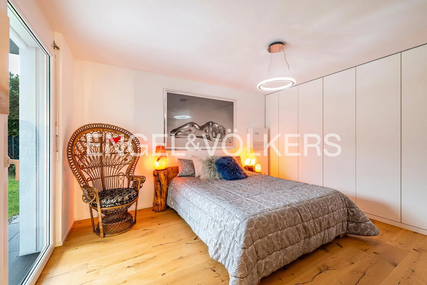 Ground floor apartment with garden flair (92) - Photo 9 of 13