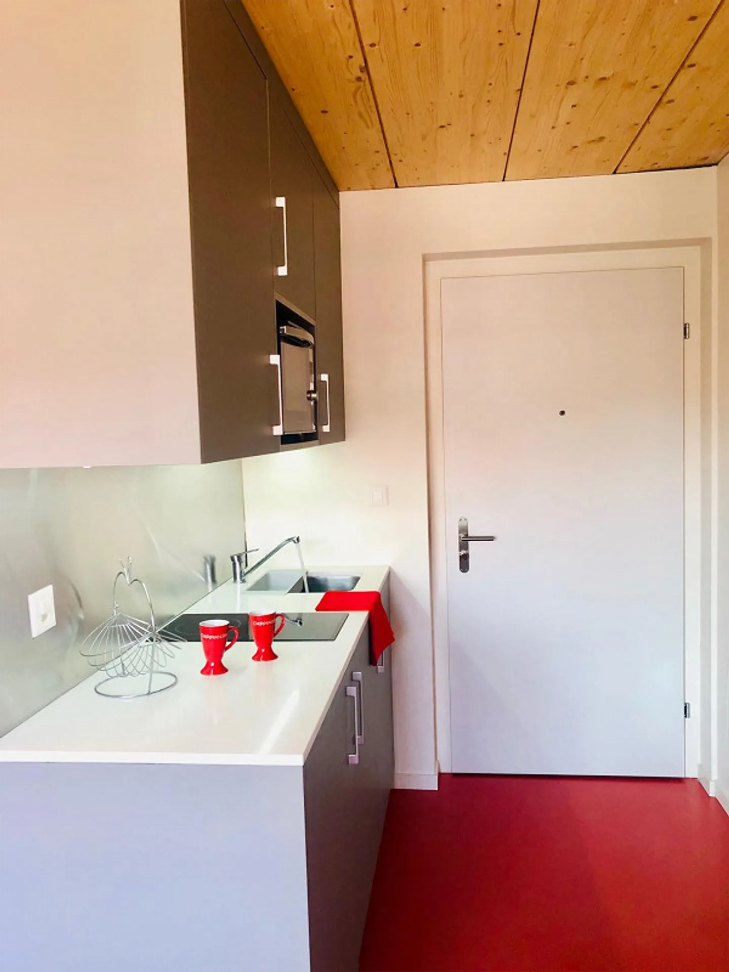 A furnished studio - CHF 300.00 voucher offered! - Photo 7 of 8