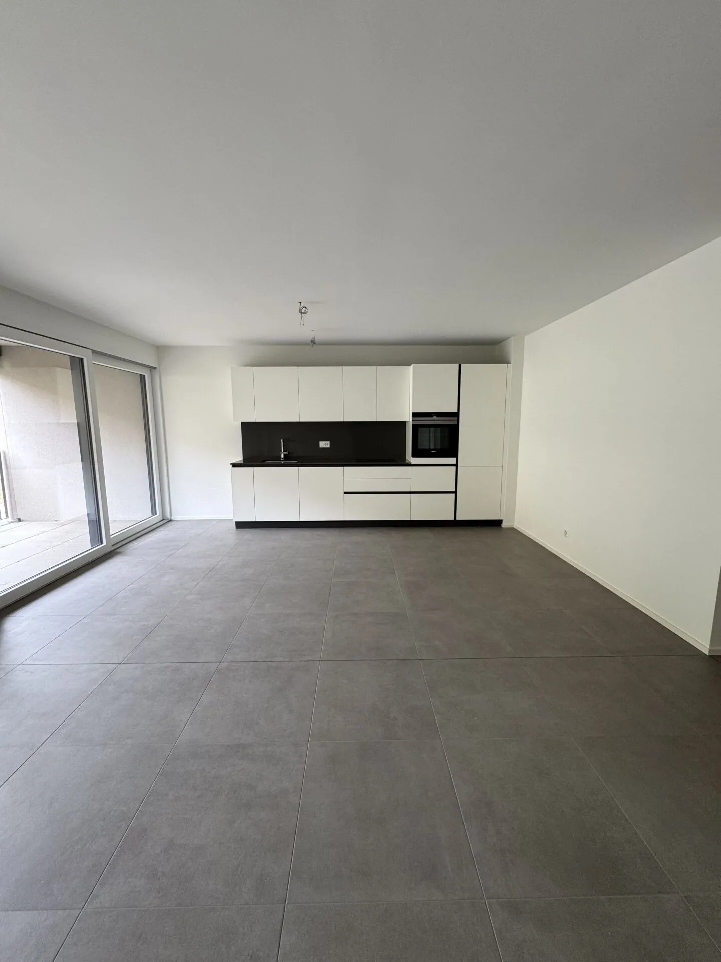 MONTEGGIO 3.5 | Miete 1'320 | Nebenkosten 180 | Parkplatz 100 - Foto 3 von 11