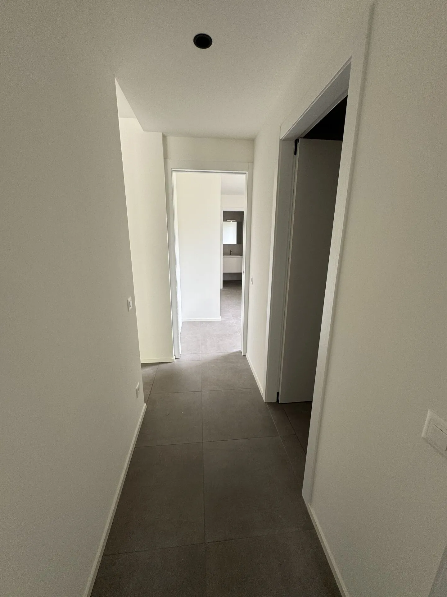 MONTEGGIO 3.5 | Miete 1'320 | Nebenkosten 180 | Parkplatz 100 - Foto 7 von 11