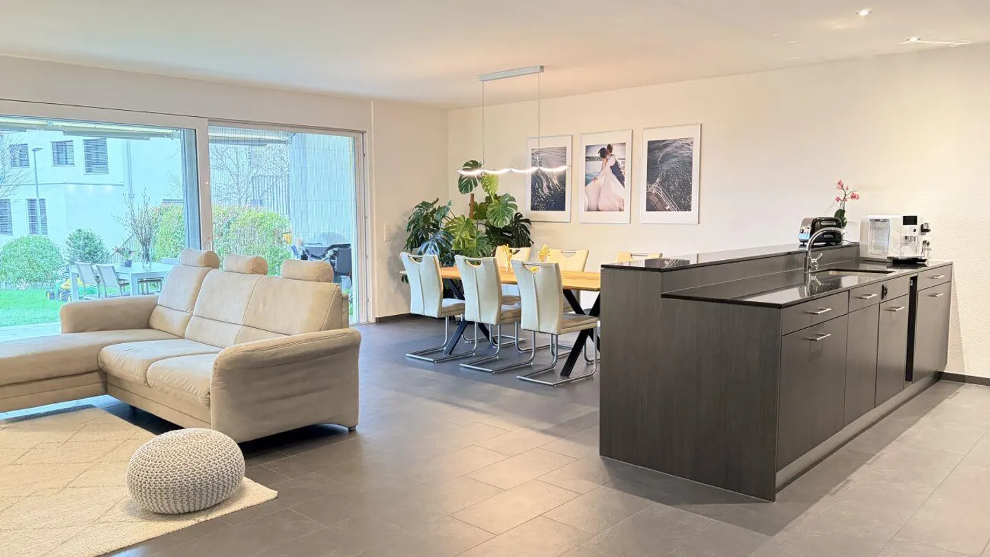 Modern 4.5-room garden apartment with many extras - Photo 2 of 13