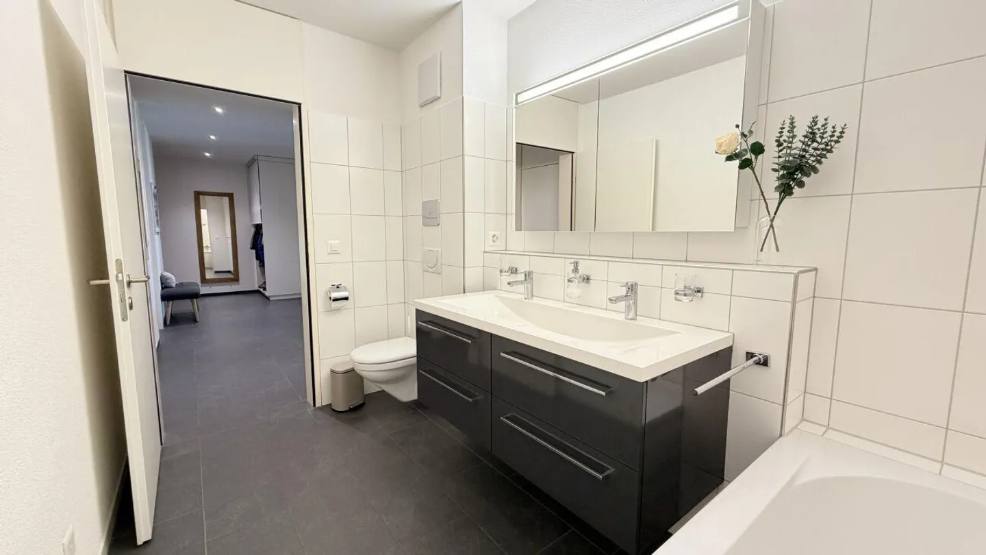 Modern 4.5-room garden apartment with many extras - Photo 4 of 13