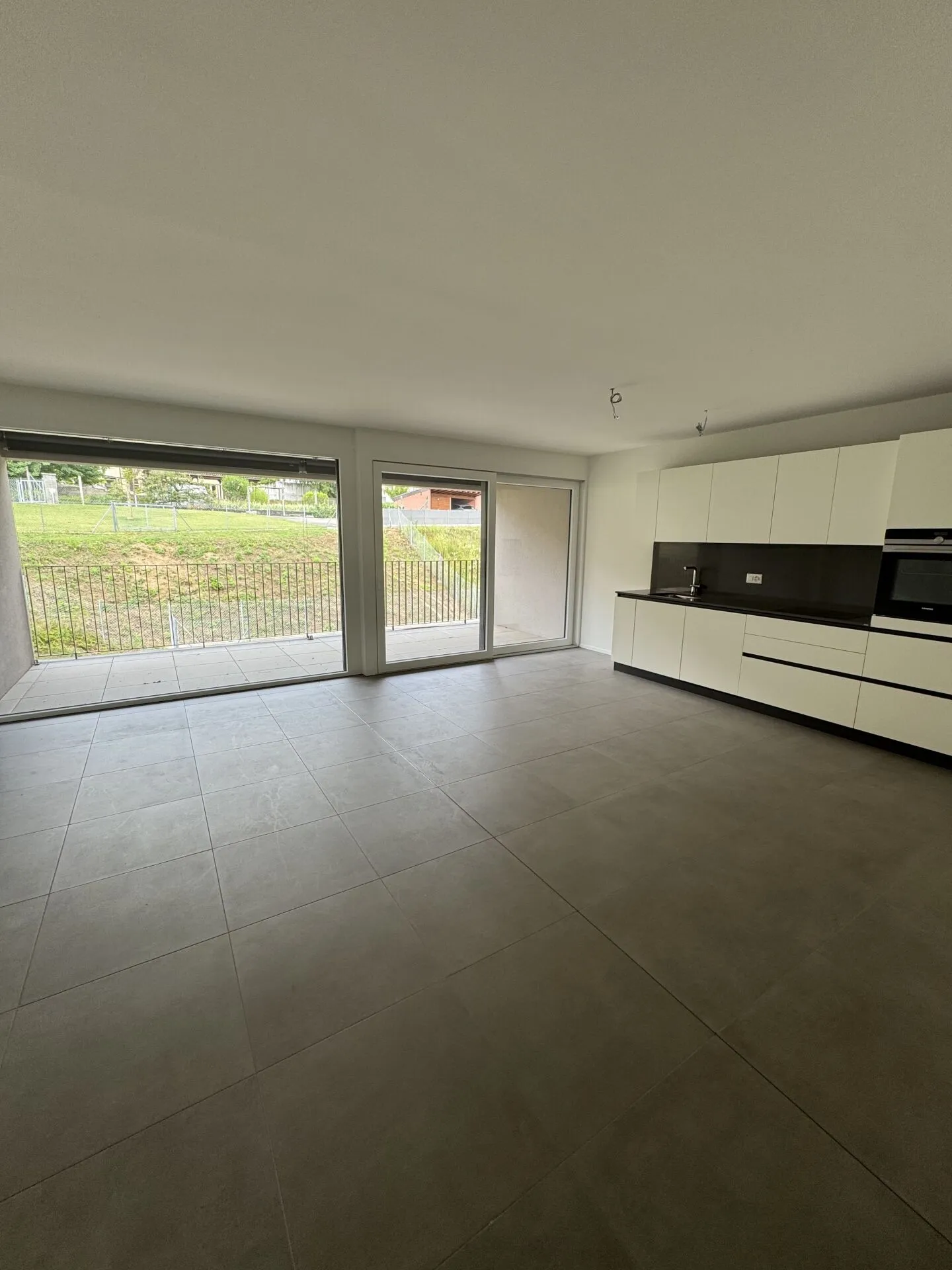 MONTEGGIO 3.5 | Miete 1'320 | Nebenkosten 180 | Parkplatz 100 - Foto 4 von 11