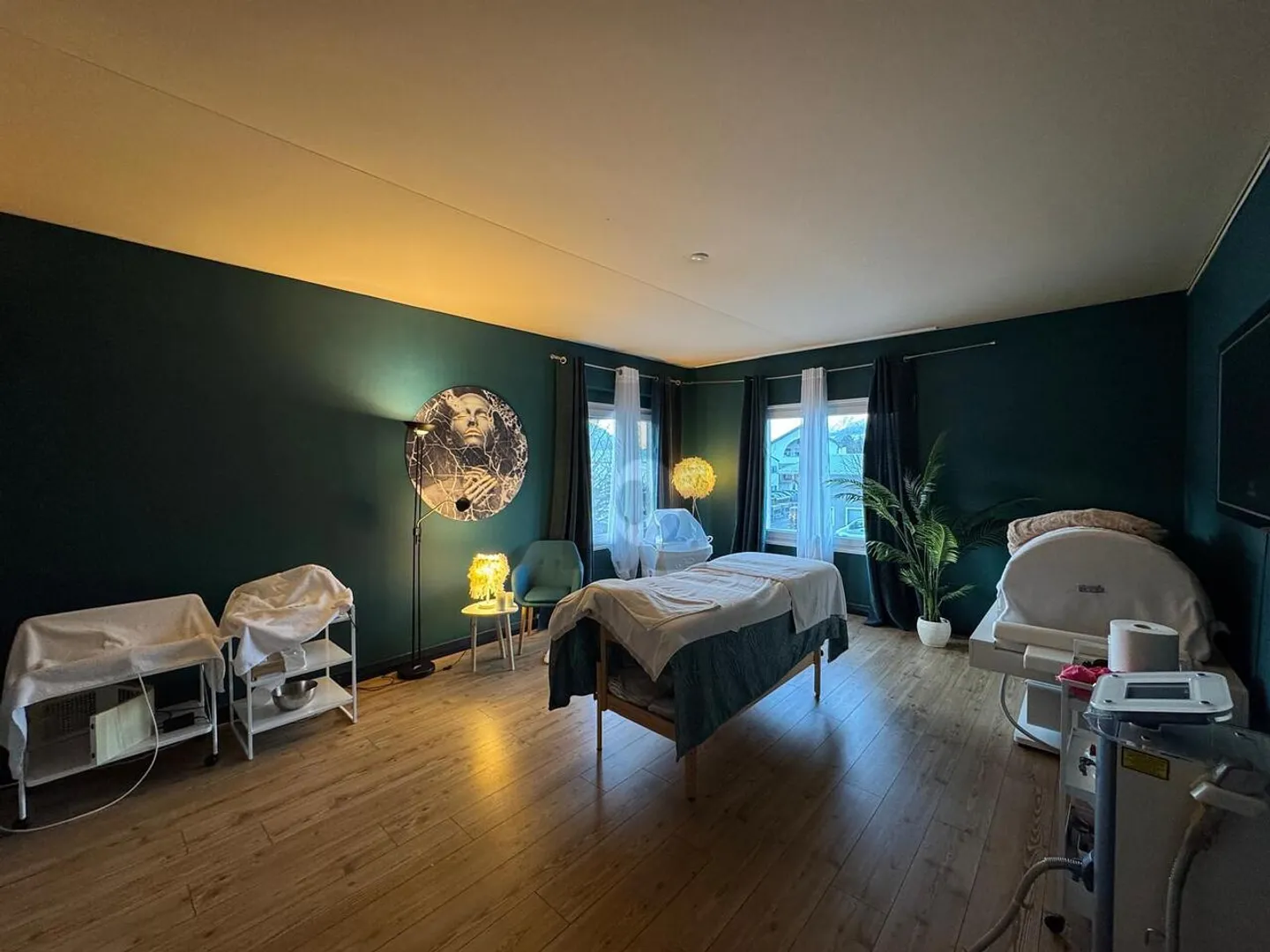 SPACIOUS, FUNCTIONAL AND BRIGHT - Photo 4 of 6