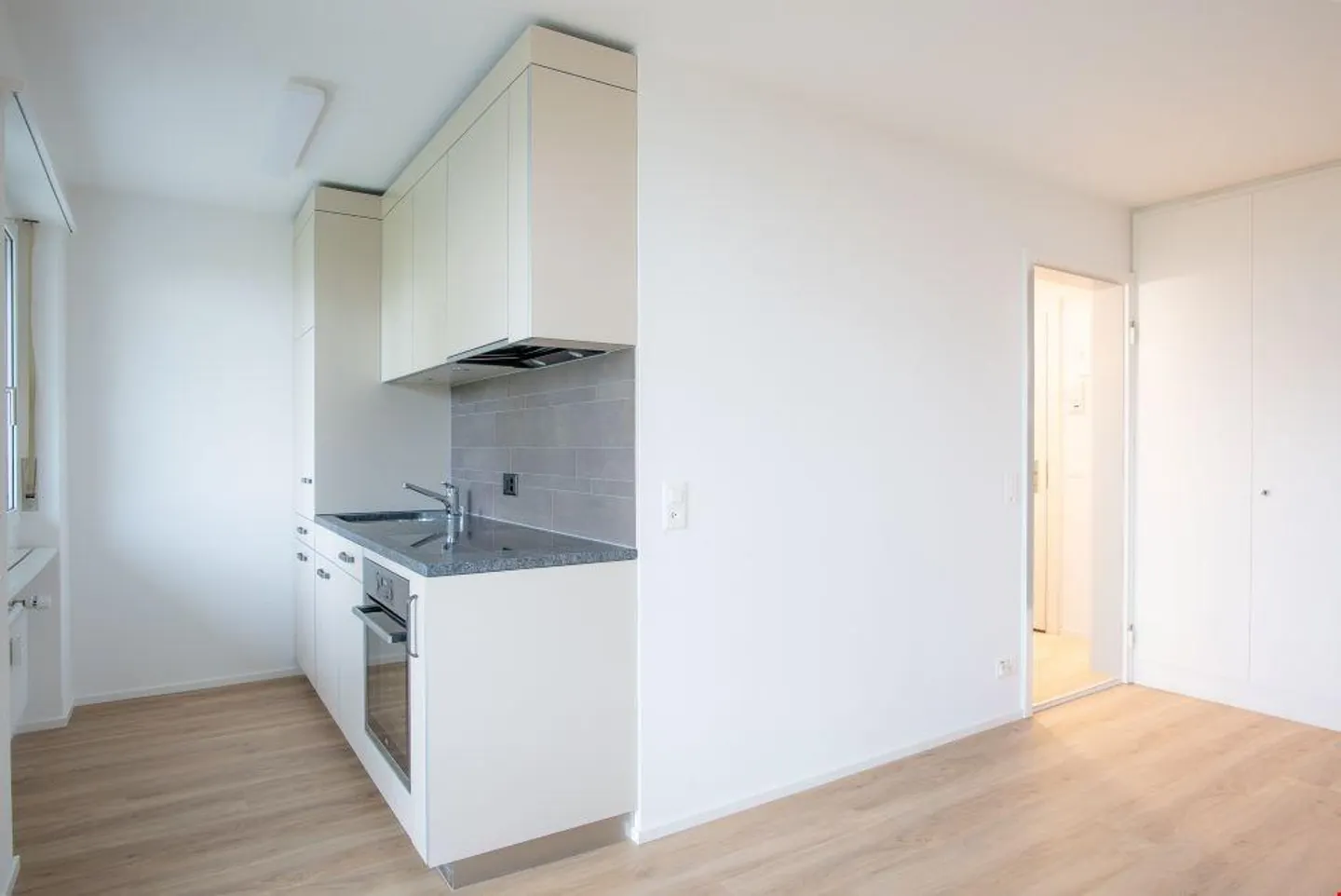 Appartement rénové à louer - Photo 2 sur 7