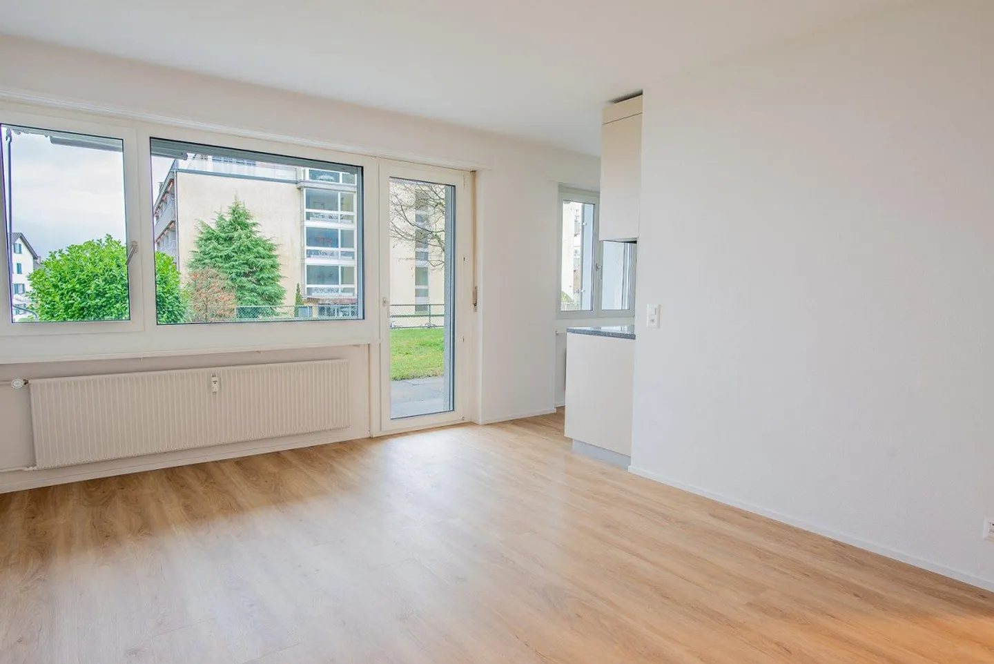 Appartement rénové à louer - Photo 3 sur 7