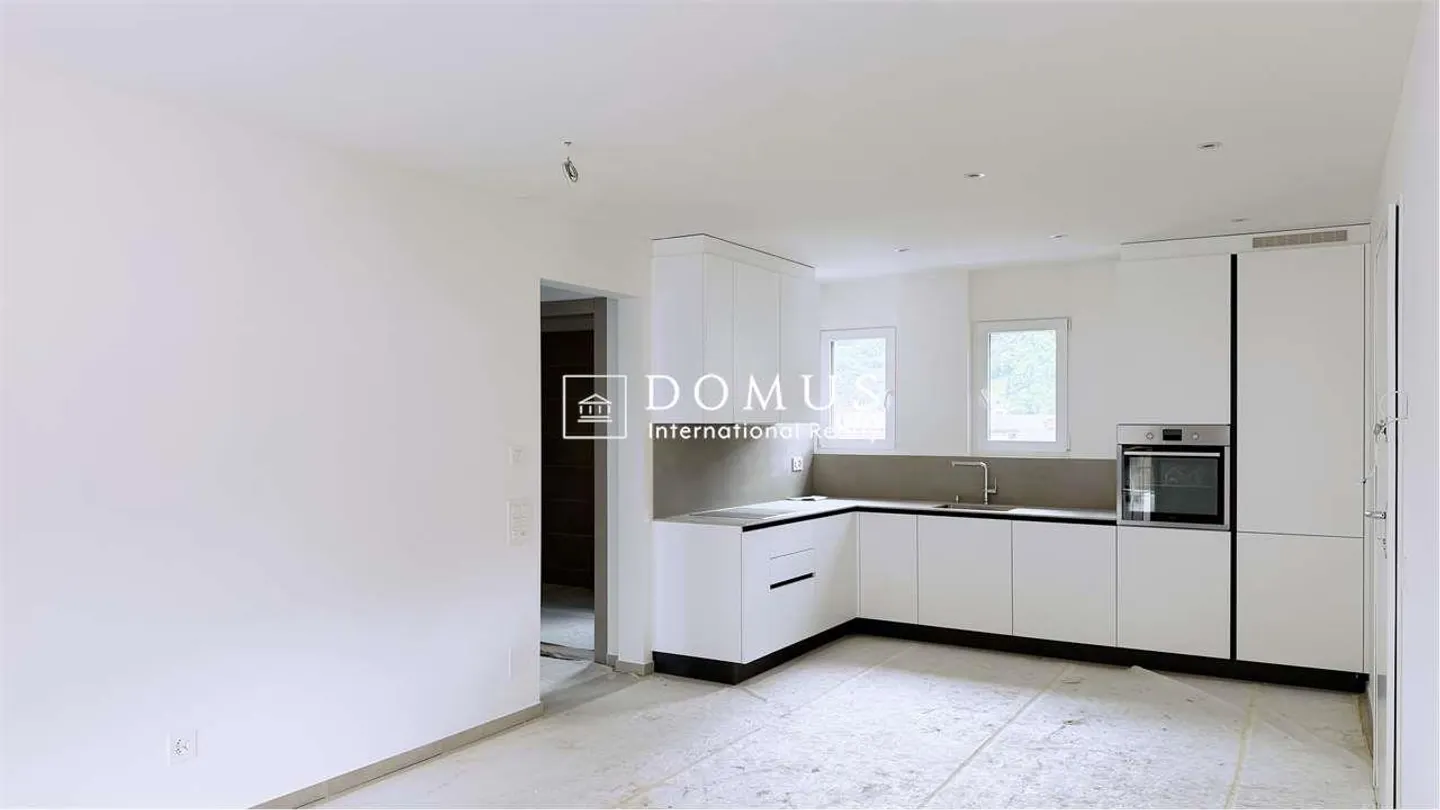 New modern two-room apartment in Giubiasco - Photo 2 of 9